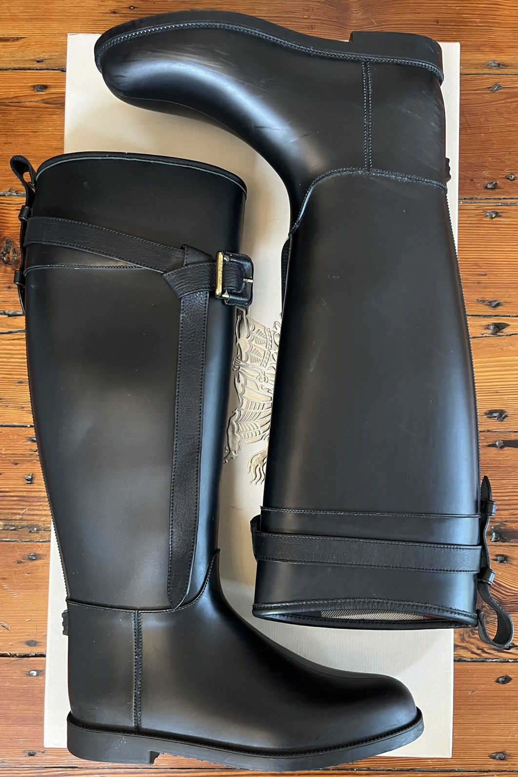 Burberry Authentic Burberry black brain riding rainboot belt Italy 37 Size US 6.5 / IT 36.5 - 1 Thumbnail