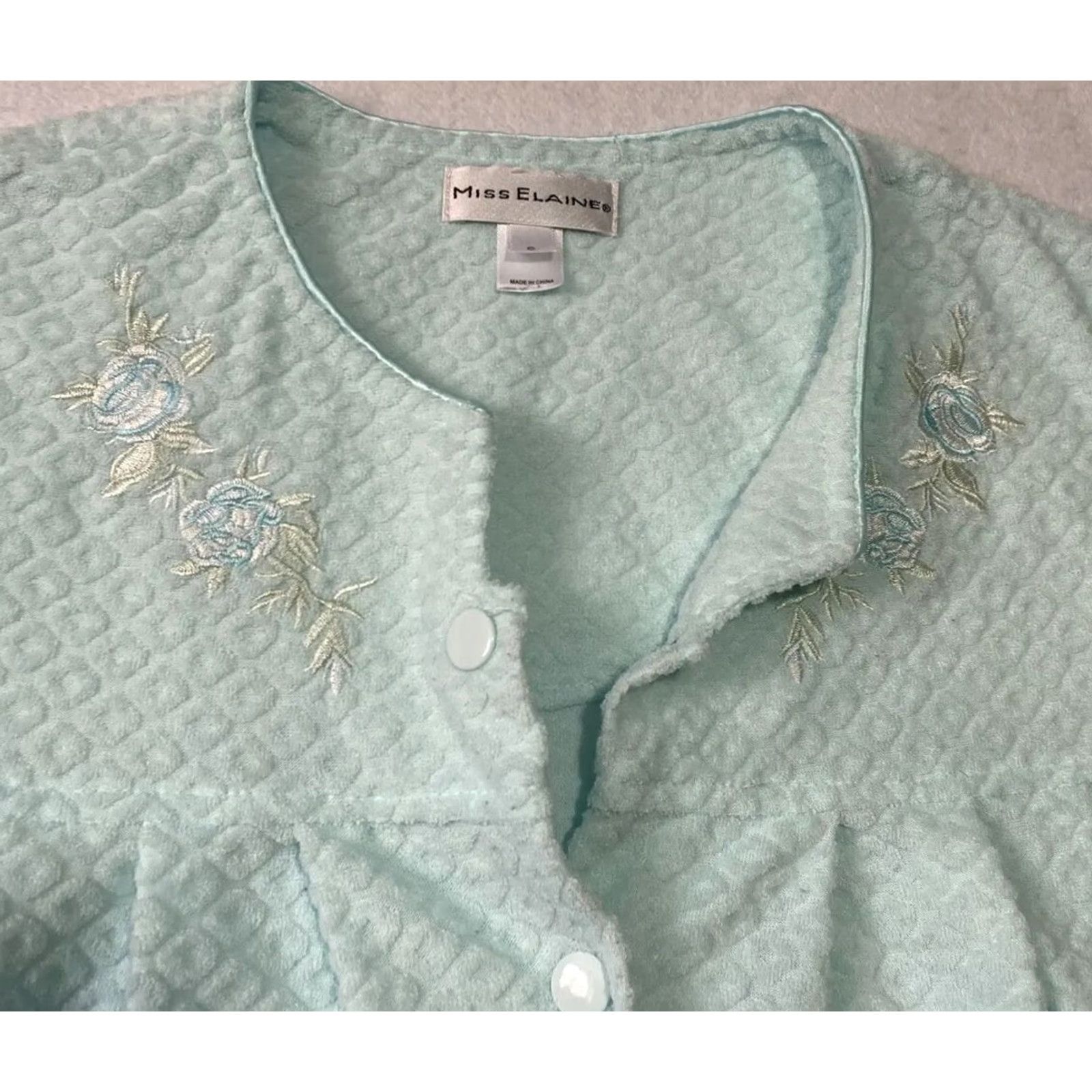 Vintage Miss Elaine Nightgown Women's S Light Green Short Sleeve Knit Embroidered Button Gown Size 28" / US 6 / IT 42 - 3 Thumbnail