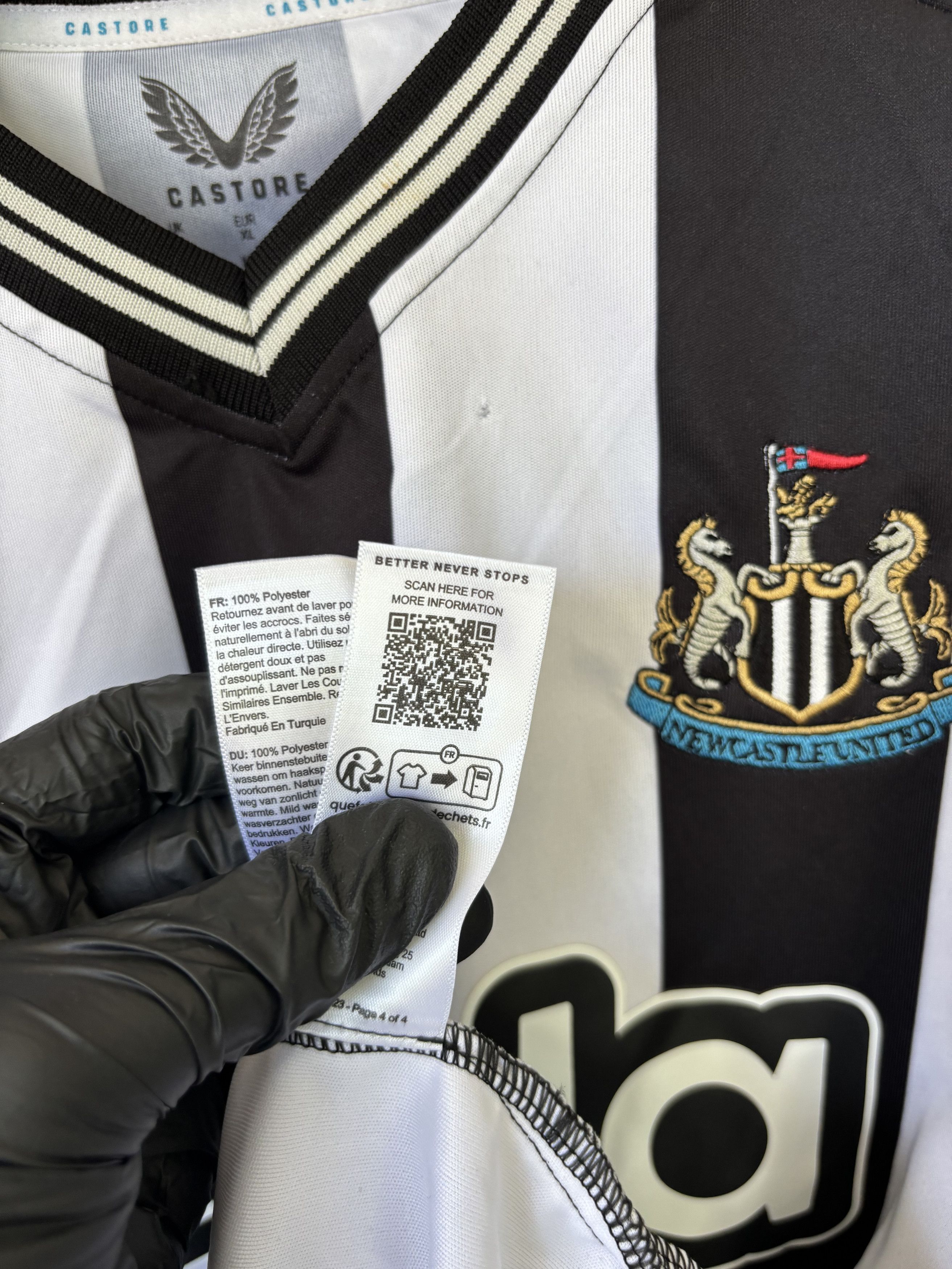 Castore Newcastle United 2023/24 Home Kit | Isak #14 | PL Patch Size US XL / EU 56 / 4 - 6 Thumbnail