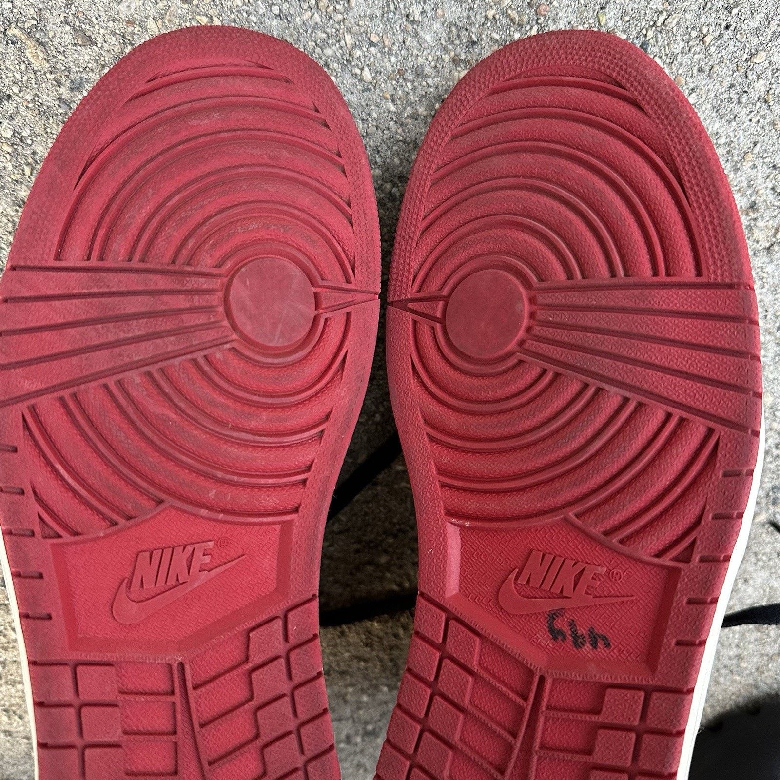 Jordan Brand × Nike Nike Air Jordan 1 Retro High OG ‘Bred Toe’ 2018 Shoes Size US 11 / EU 44 - 5 Thumbnail