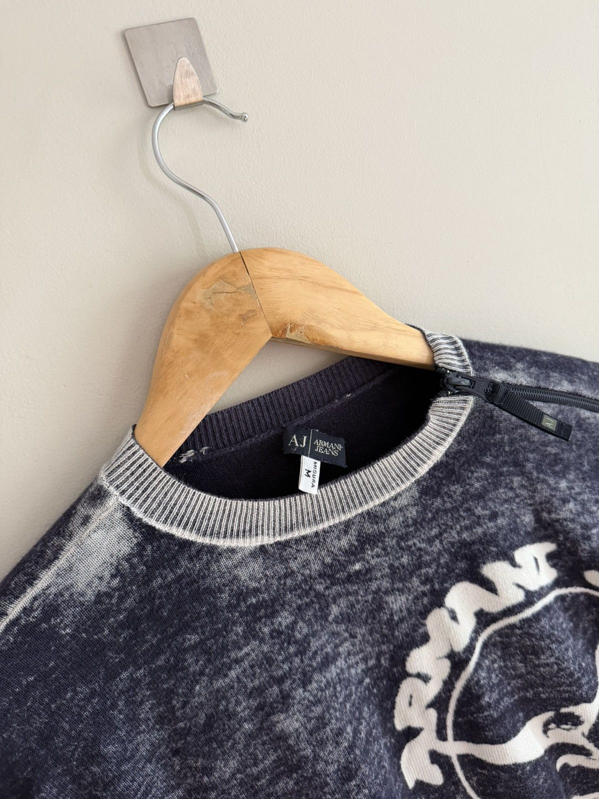Armani Vintage Armani Jeans Graphic Knit Sweater Navy Size US M / EU 48-50 / 2 - 2 Thumbnail