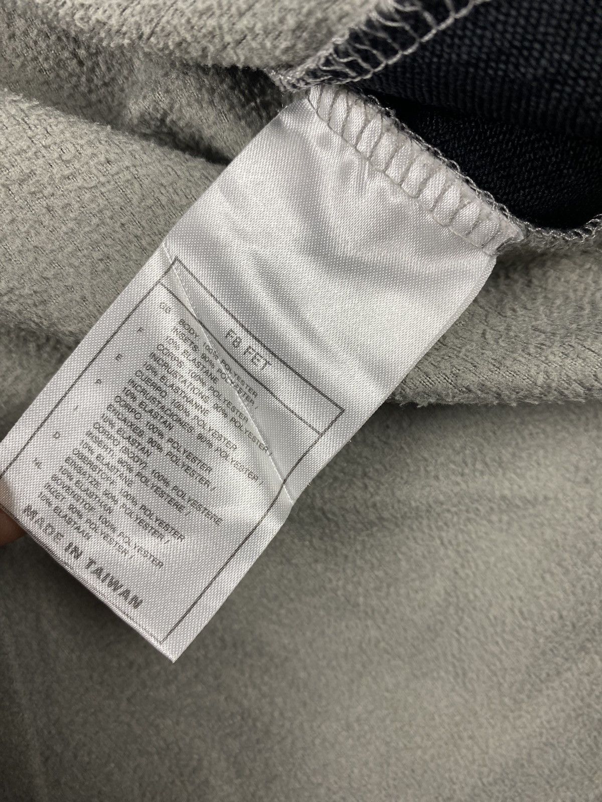 Nike Vintage Nike Zip Fleece Jacket Y2K Style Size US L / EU 52-54 / 3 - 12 Thumbnail
