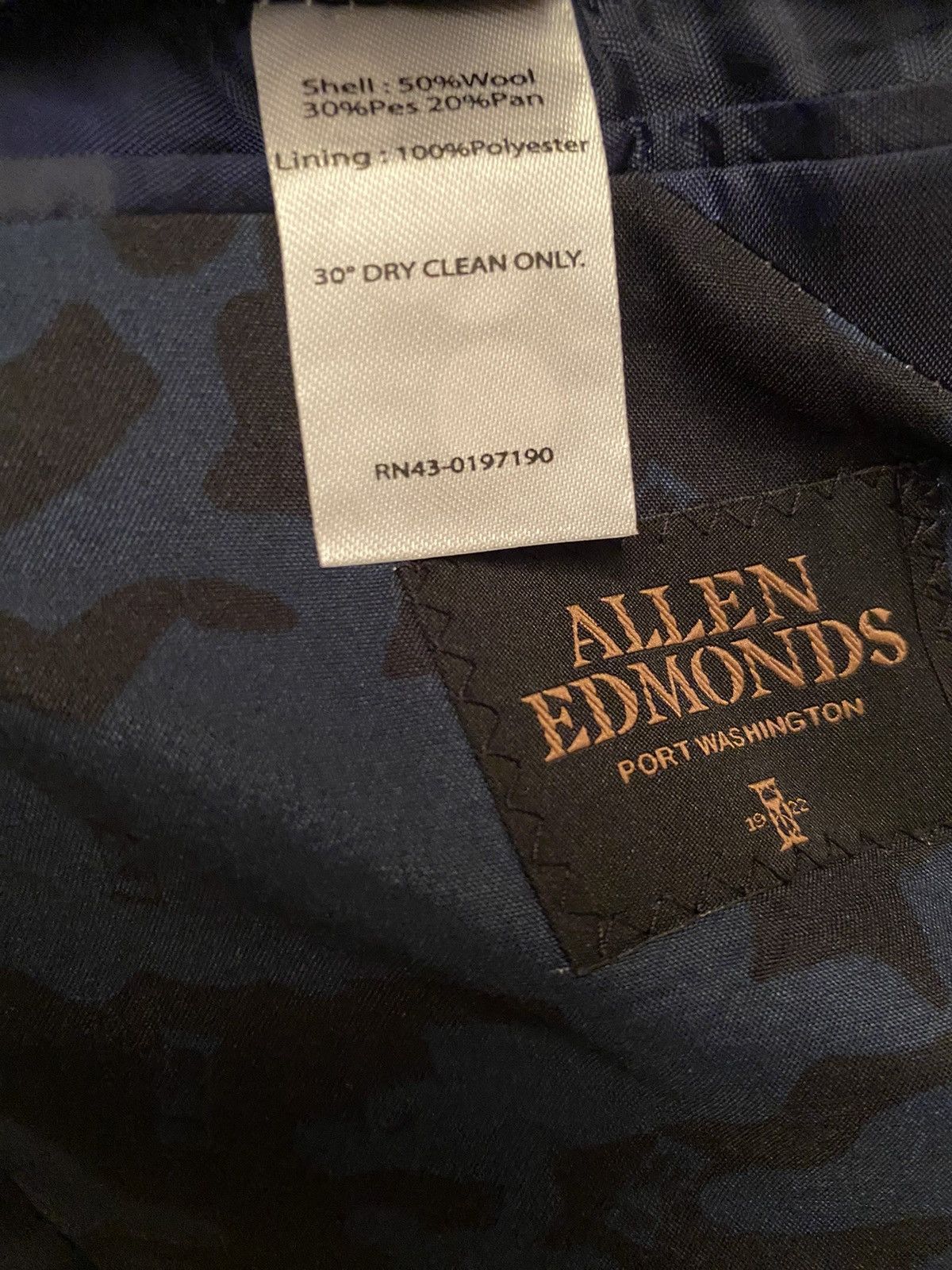 Allen Edmonds Men’s Wool Blend Carter Herringbone Sport Coat Navy/Gray Size 44R - 4 Thumbnail
