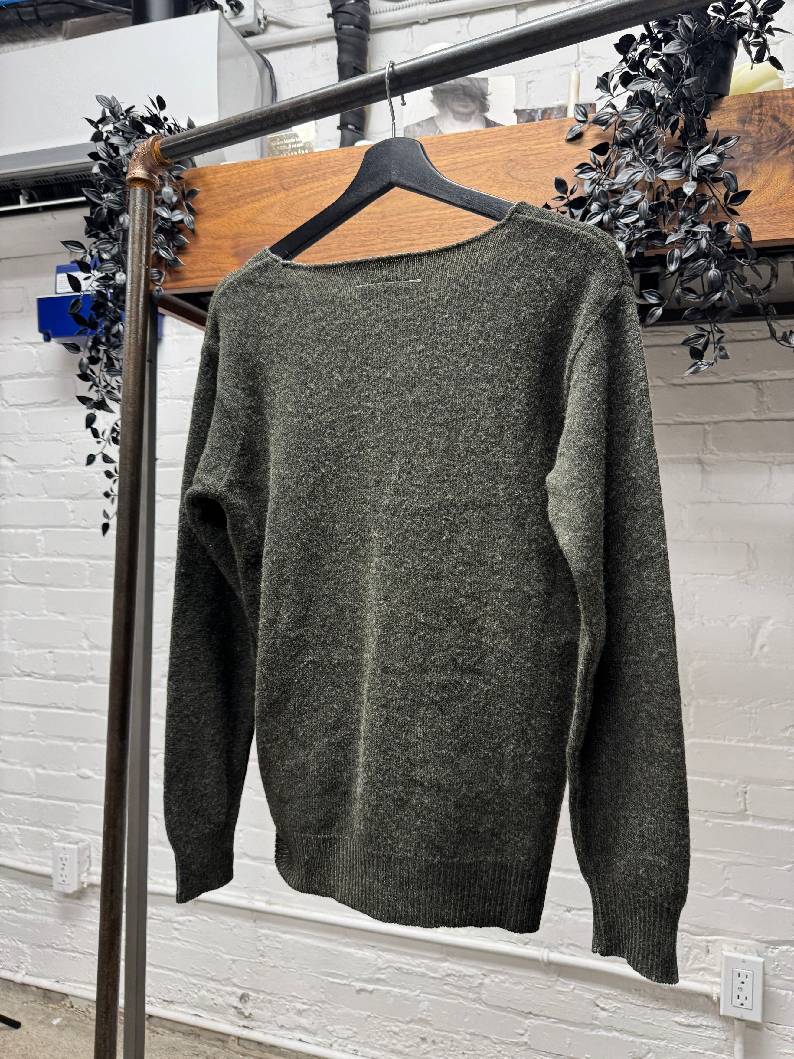 Maison Margiela 90s Maison Margiela ‘Miss Deanna’ Produced Wool Sweater Size US M / EU 48-50 / 2 - 4 Thumbnail