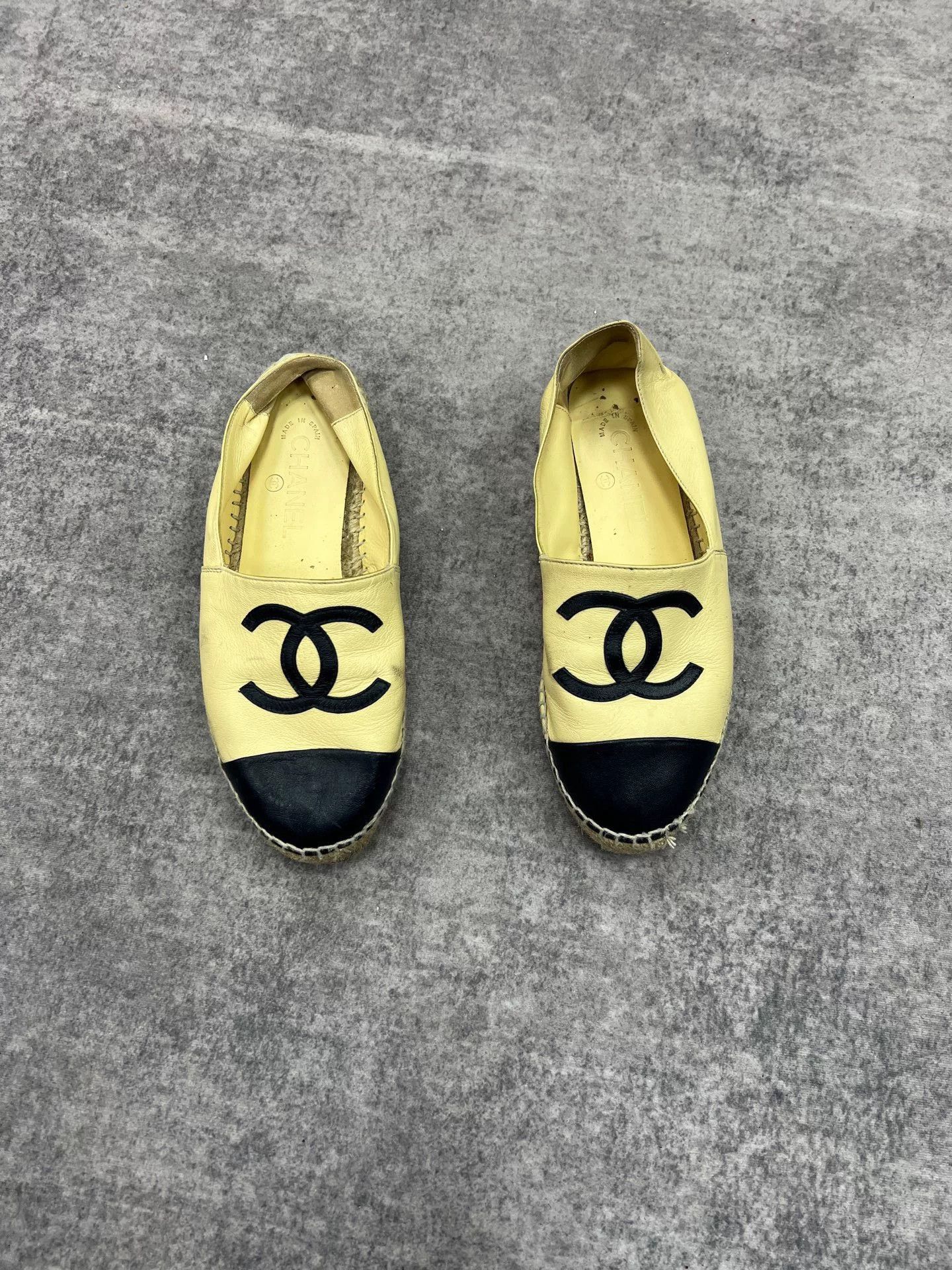 Chanel Chanel Lowtop Sneakers us_7-5 Women Size US 7.5 / IT 37.5 - 1 Thumbnail