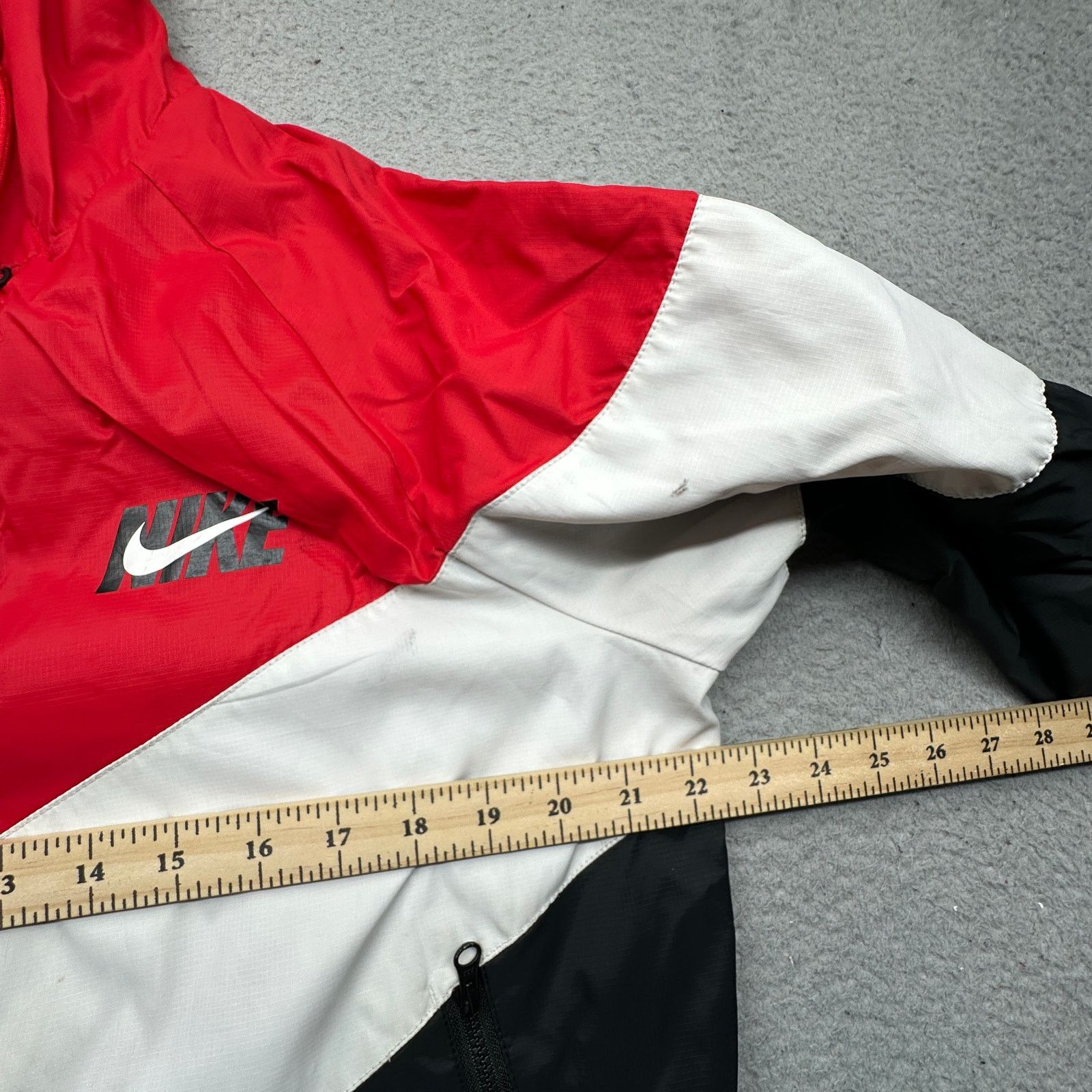 Nike Nike Nylon Windrunner Windbreaker Jacket Medium AJ1396-658 Size US M / EU 48-50 / 2 - 5 Thumbnail
