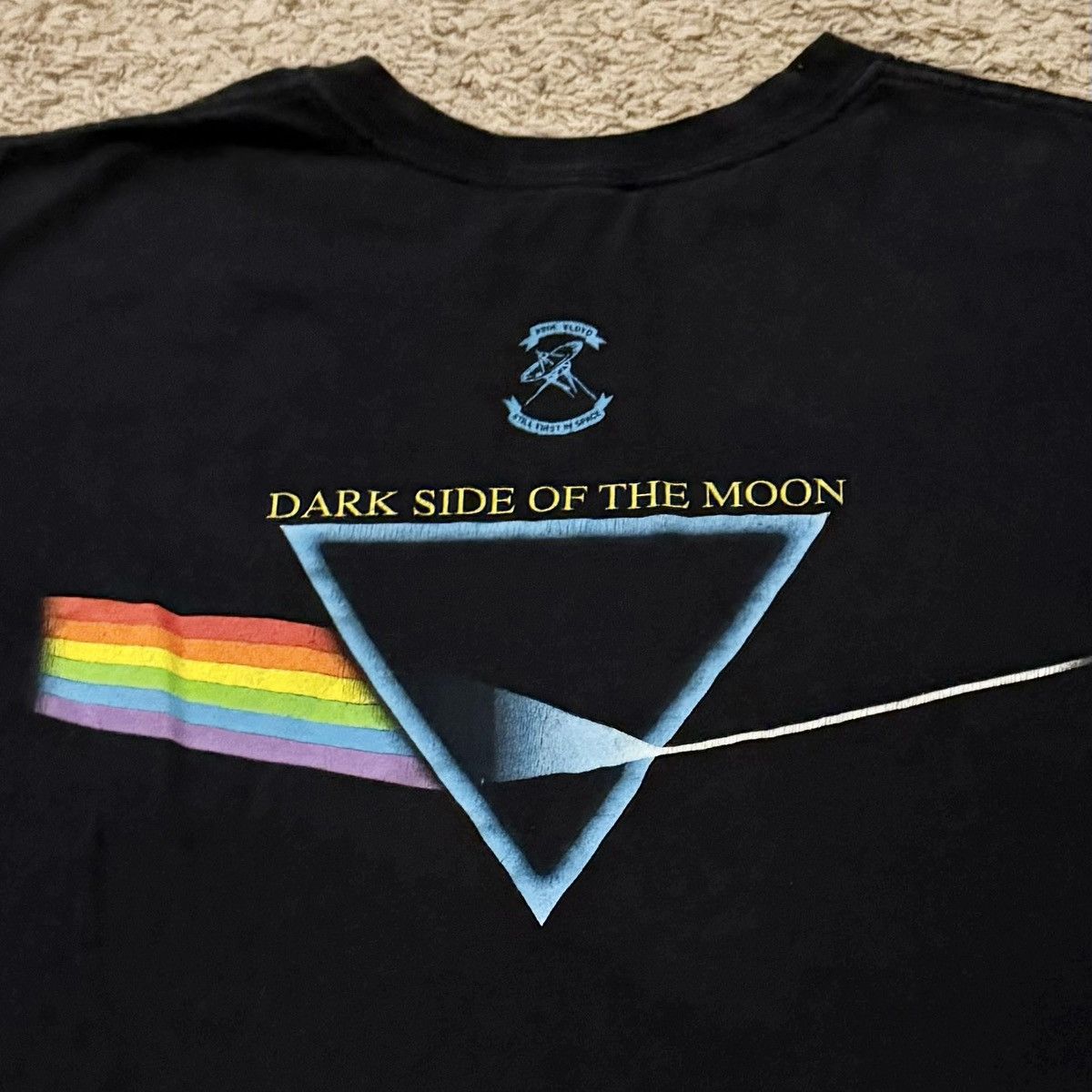 Band Tees VINTAGE LATE 90s PINK FLOYD DARK SIDE OF THE MOON TEE! Size US XL / EU 56 / 4 - 5 Thumbnail