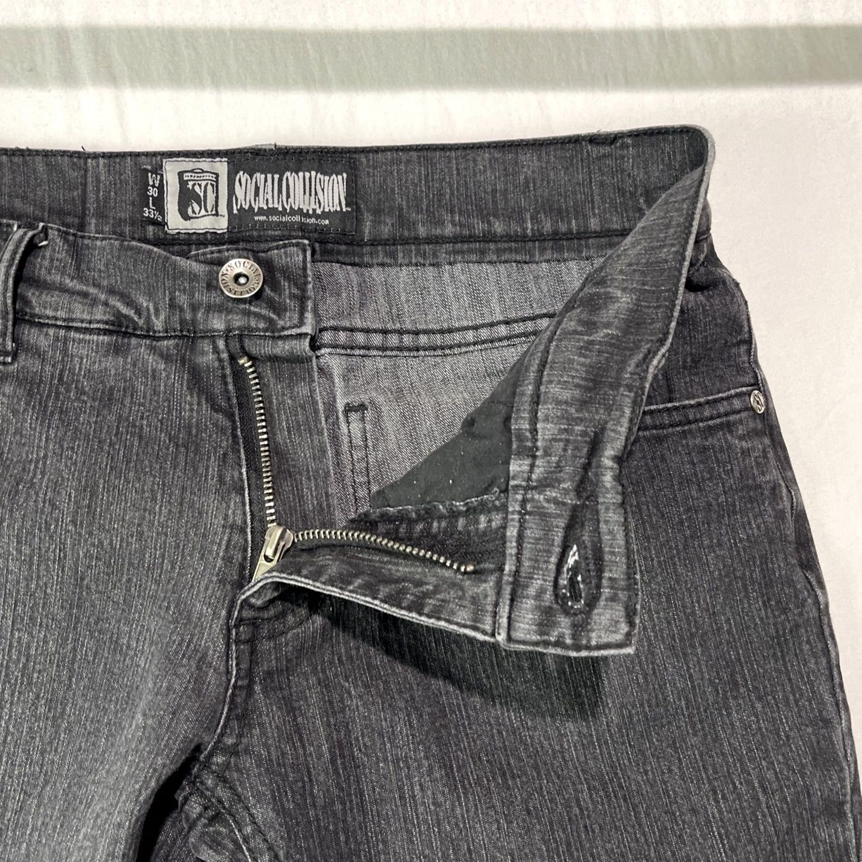 Vintage Social Collision Jeans Mens 30x33.5 Slim Skinny Black Denim 5-Pocket Zipper Button Cotton Polyester Goth Grunge Y2K Band Biker Size US 30 / EU 46 - 7 Thumbnail