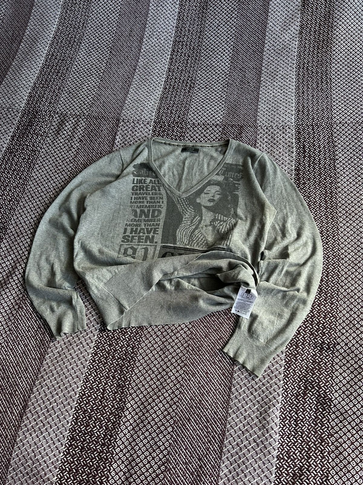 Guess Vintage Guess Avantgarde Style Unisex V-neck Sweater Size XL Size US XL / EU 56 / 4 - 7 Thumbnail
