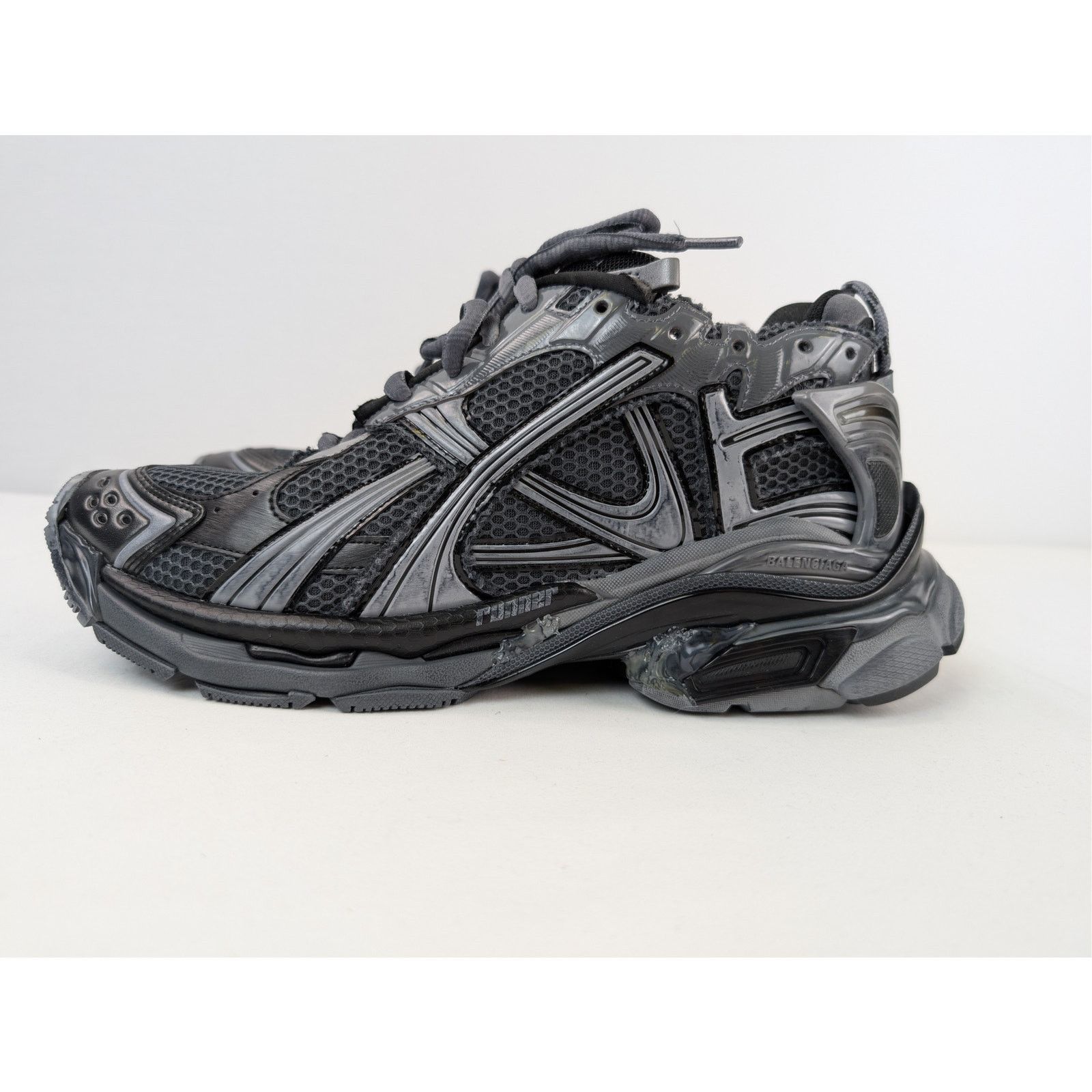 Balenciaga o1rshd1 Mesh and Rubber Runner Sneaker in Dark Grey / Black Size US 12 / EU 45 - 11 Thumbnail