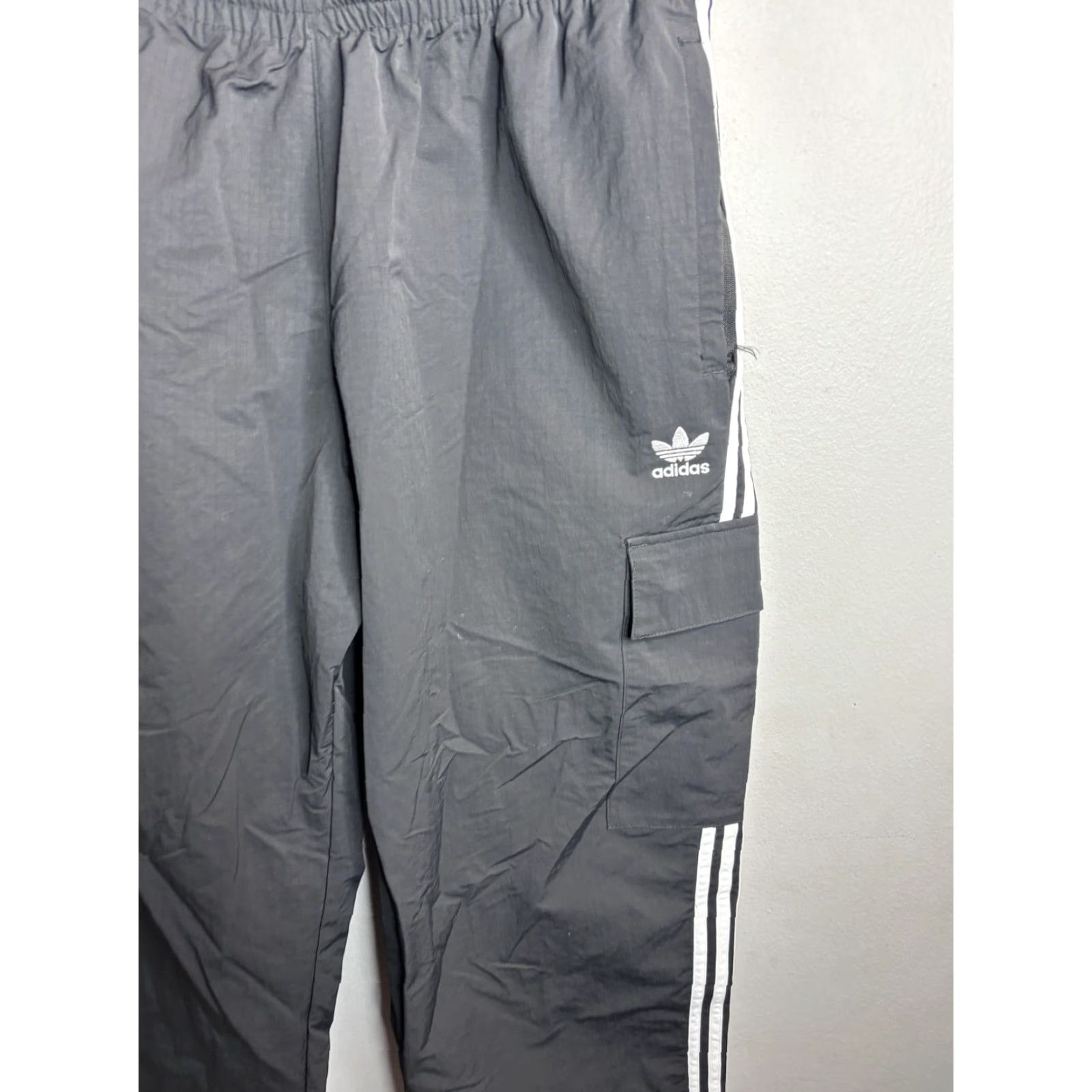 Adidas Adidas Originals Track Pants Mens XL Black Cargo Side Stripe Elastic Waist Size US 36 / EU 52 - 2 Thumbnail
