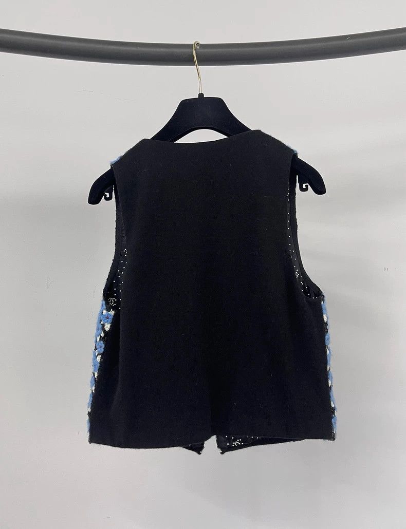 Chanel Chanel 24B blue flower sequin cashmere vest Size XS / US 0-2 / IT 36-38 - 2 Thumbnail