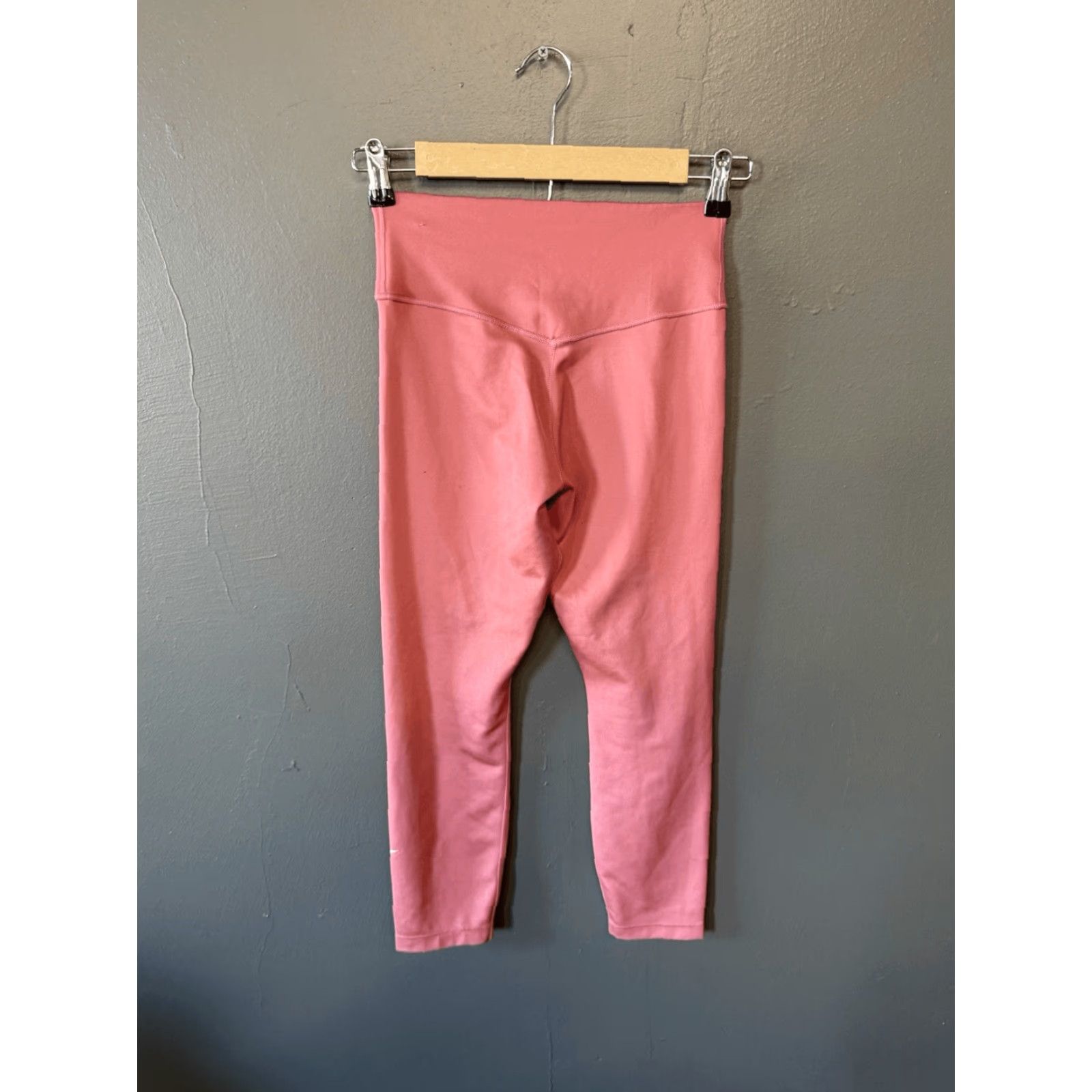 Nike Nike Leggings Women Size Small Pink Dri-fit Cropped Athletic Activewear Womens Size 28" / US 6 / IT 42 - 2 Thumbnail