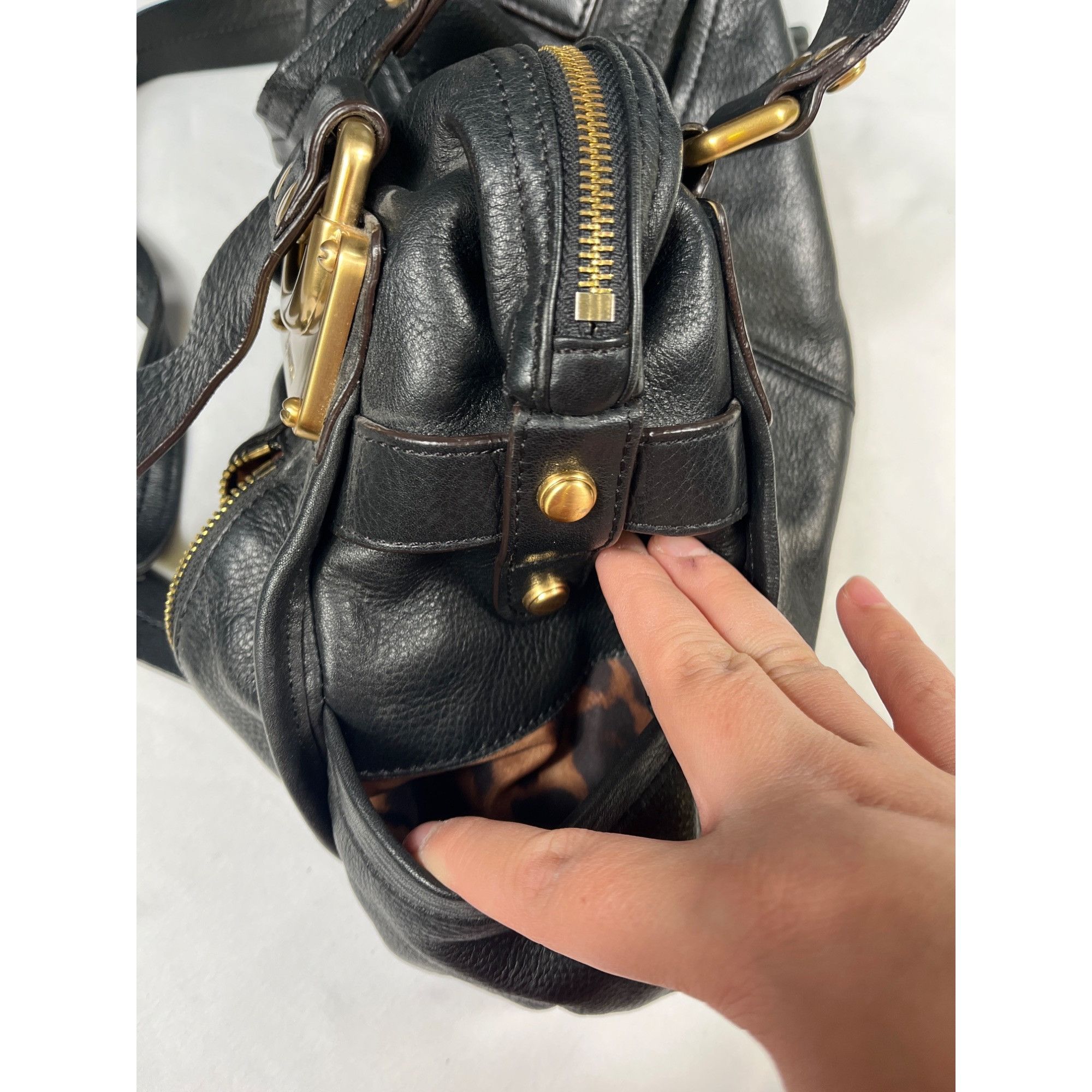Designer B. Makowsky Womens Black Leather Handbag With Gold Tone Hard Size ONE SIZE - 11 Thumbnail
