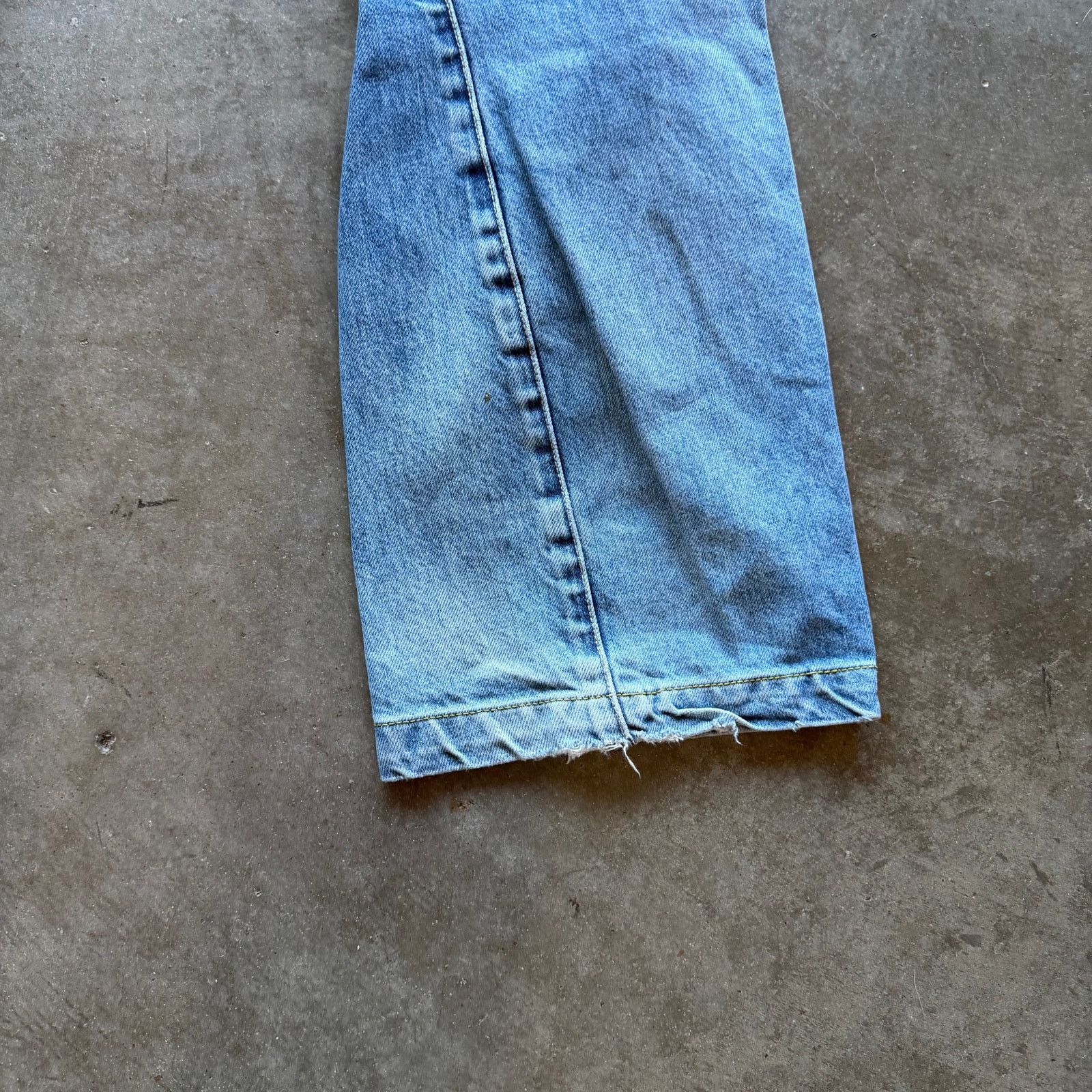 Levi's Vintage Levi’s Engineered Jeans 32x28 Light Wash Twisted Leg Size US 34 / EU 50 - 10 Thumbnail
