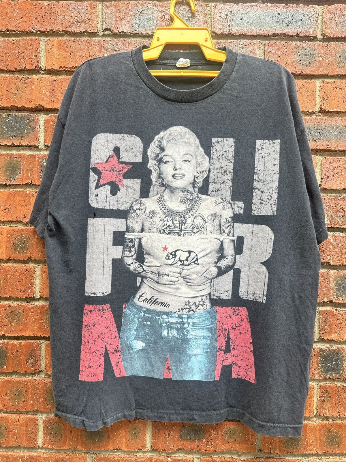 Alstyle × Band Tees × Vintage Vintage Marilyn Monroe California Faded Tee Size US XL / EU 56 / 4 - 1 Thumbnail