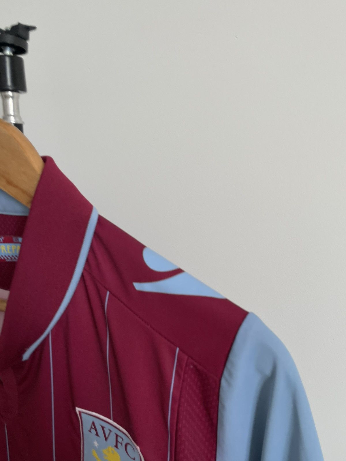 Macron Macron Aston Villa 2014/2015 Home Football Shirt Jersey RARE Size US M / EU 48-50 / 2 - 9 Thumbnail