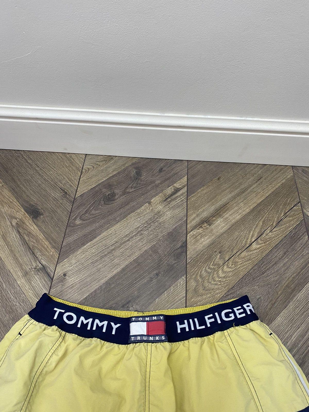 Tommy Hilfiger × Vintage Vintage Tommy Hilfiger Trunks Shorts Size US 31 - 6 Thumbnail