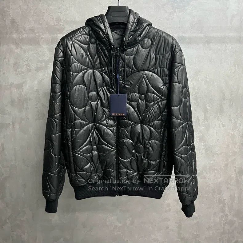 Louis Vuitton Louis Vuitton Black logo embossed graphic zipper solid hoo Size US M / EU 48-50 / 2 - 1 Thumbnail