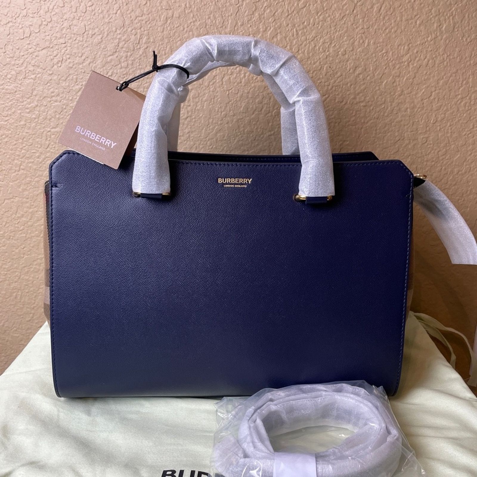 Burberry Burberry Banwell Tote navy Leather Shoulder Bag New Size ONE SIZE - 4 Thumbnail