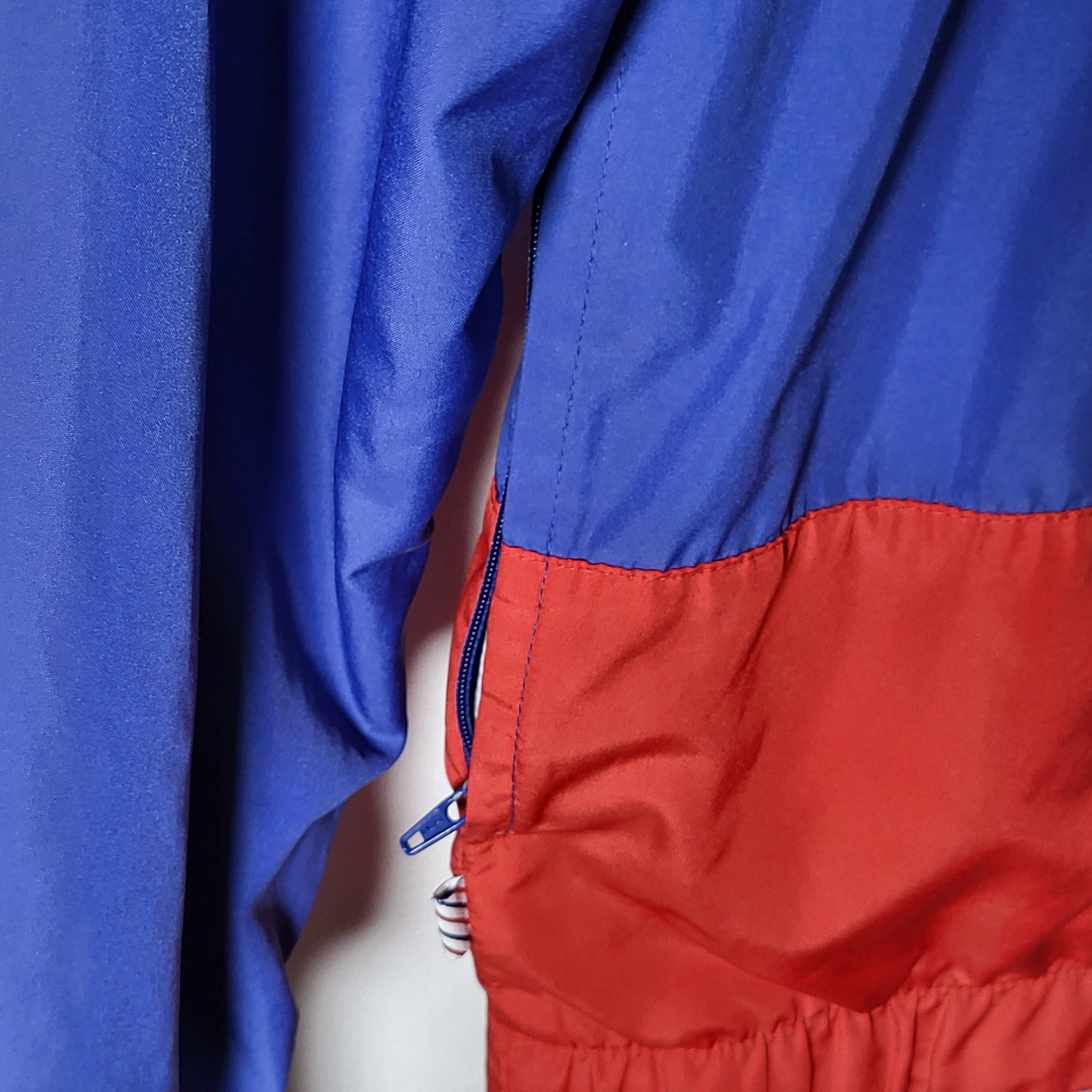 Lacoste Vintage Lacoste track jacket.Rare.SizeS but fit M. Size US S / EU 44-46 / 1 - 6 Thumbnail
