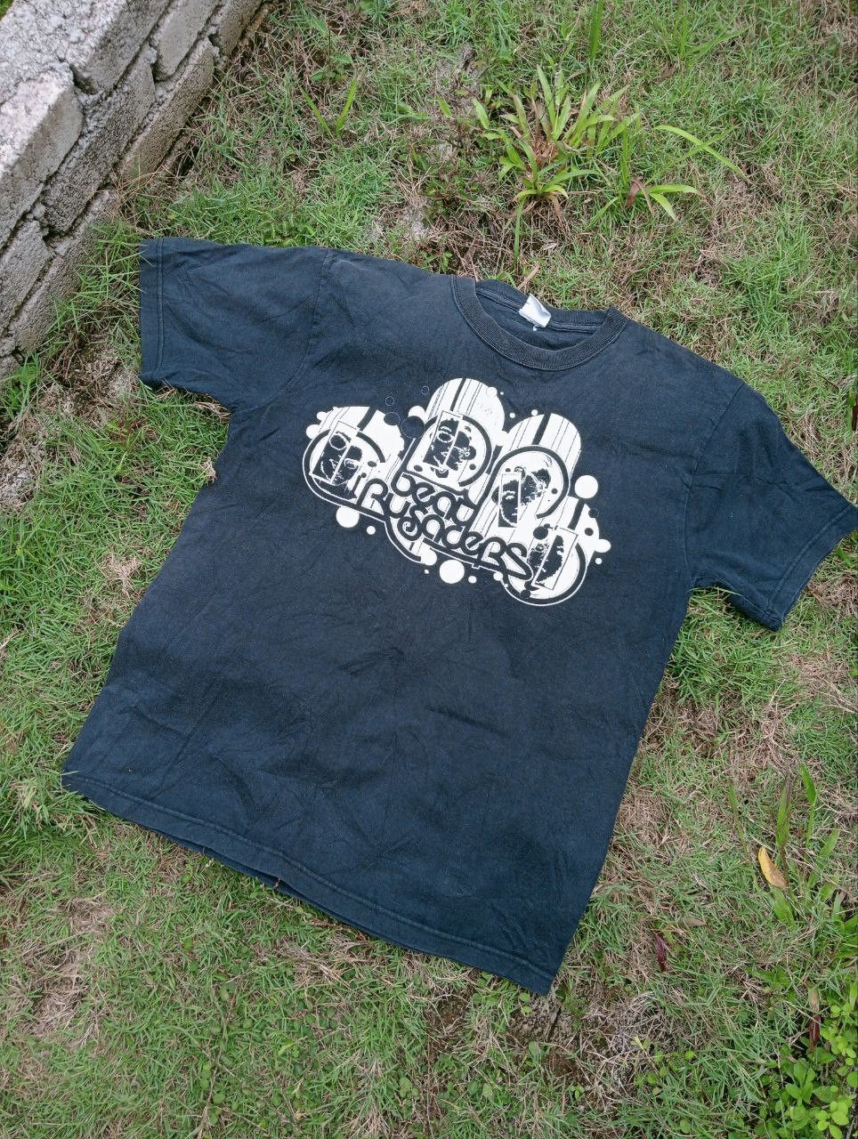 Band Tees VINTAGE BEAT CRUSADERS BAND TSHIRT - SIZE L Size US L / EU 52-54 / 3 - 4 Thumbnail