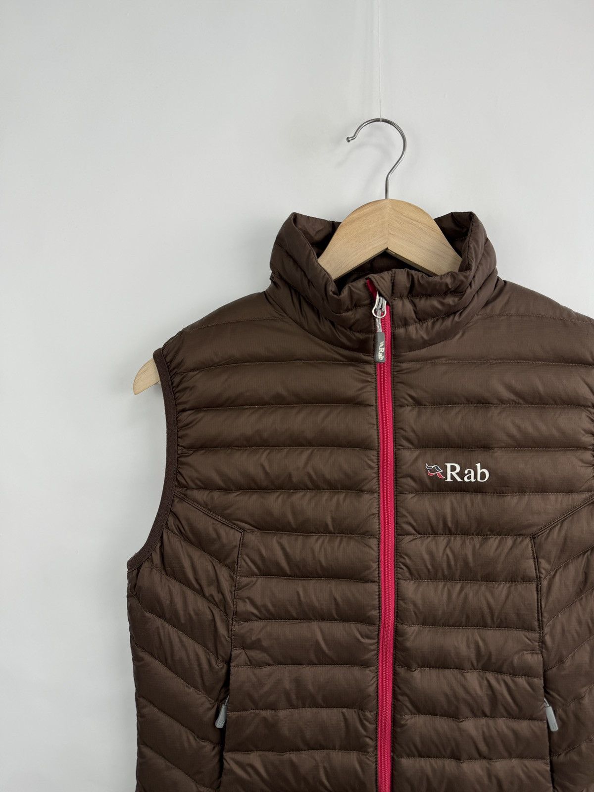 Rab 🇺🇸 Rab Pertex Microlight Puffer Vest Brown Woman Outdoor Y2K Size S / US 4 / IT 40 - 2 Thumbnail