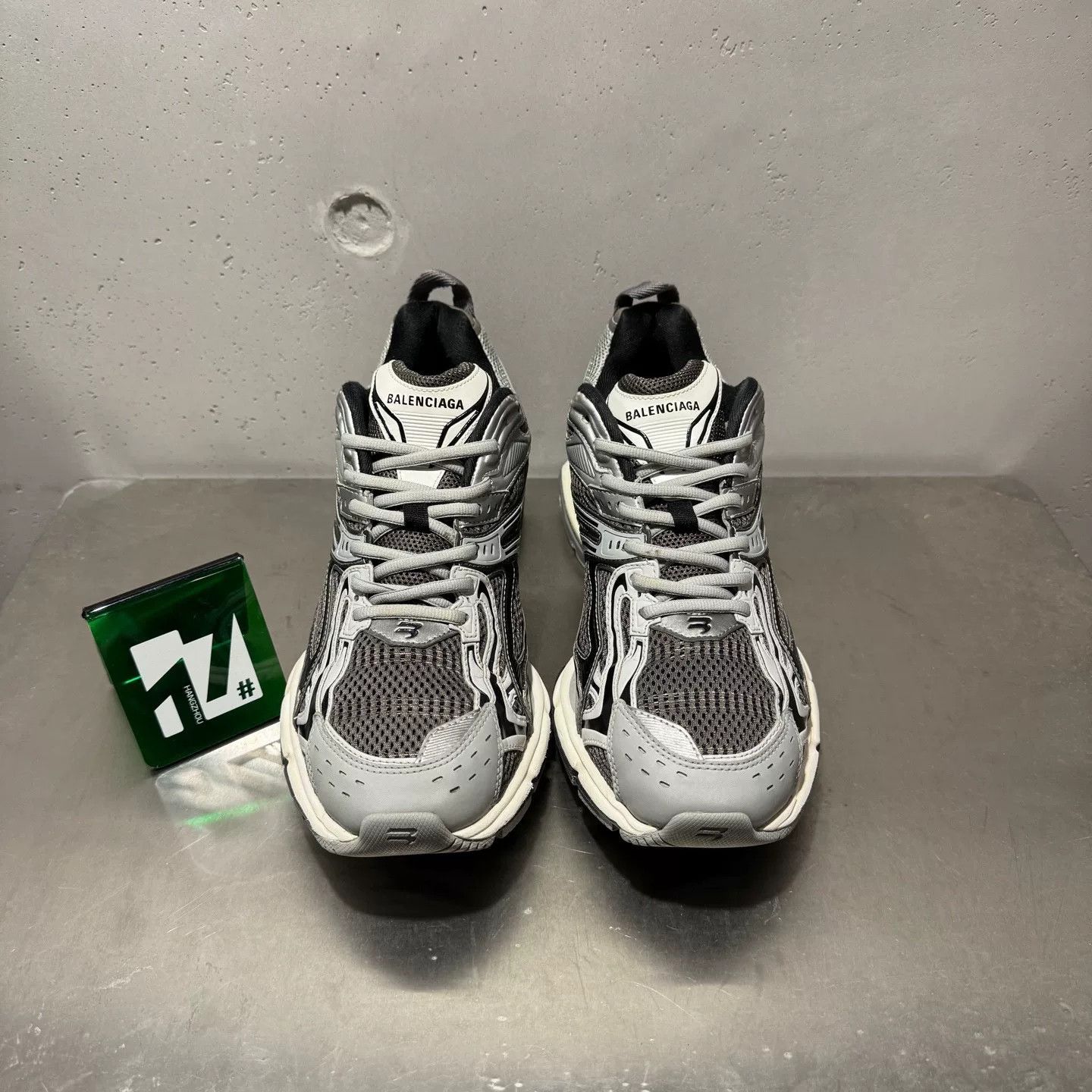 Balenciaga Balenciaga Distressed Multi Lowtop Sneakers 42 Men Size US 9 / EU 42 - 1 Thumbnail