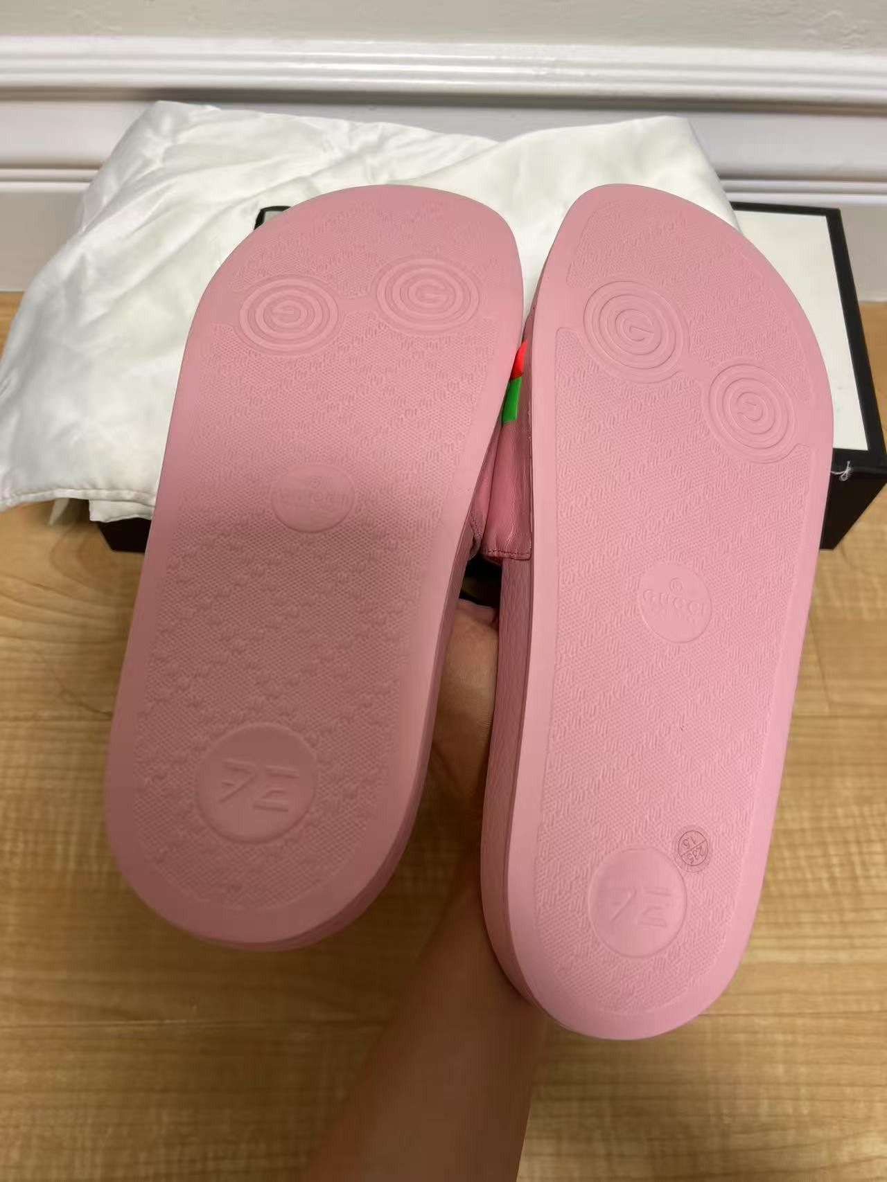 Gucci women gucci slide original pink Size US 7 / IT 37 - 4 Thumbnail