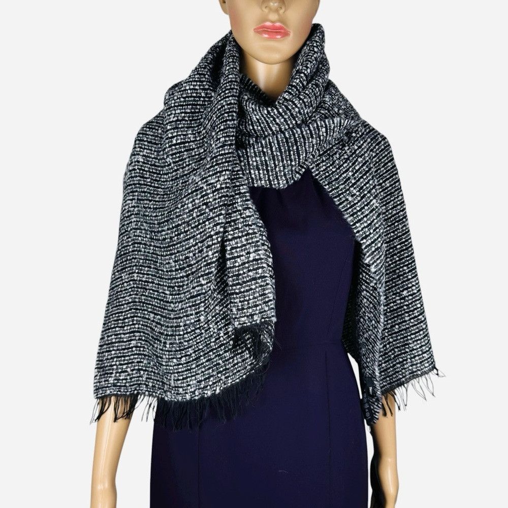 Theory Theory Boucle Fringe Made In Italy Scarf Size 19 x 76 Size ONE SIZE - 1 Thumbnail