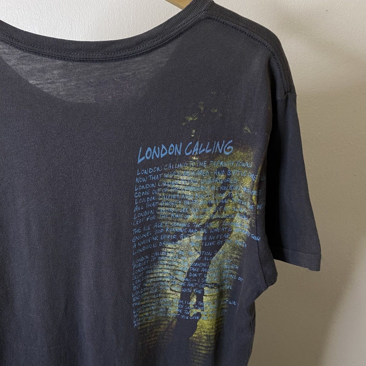 Band Tees Vintage Y2K Swag x The Clash Rock Band Faded Black T Shirt Size US L / EU 52-54 / 3 - 5 Thumbnail