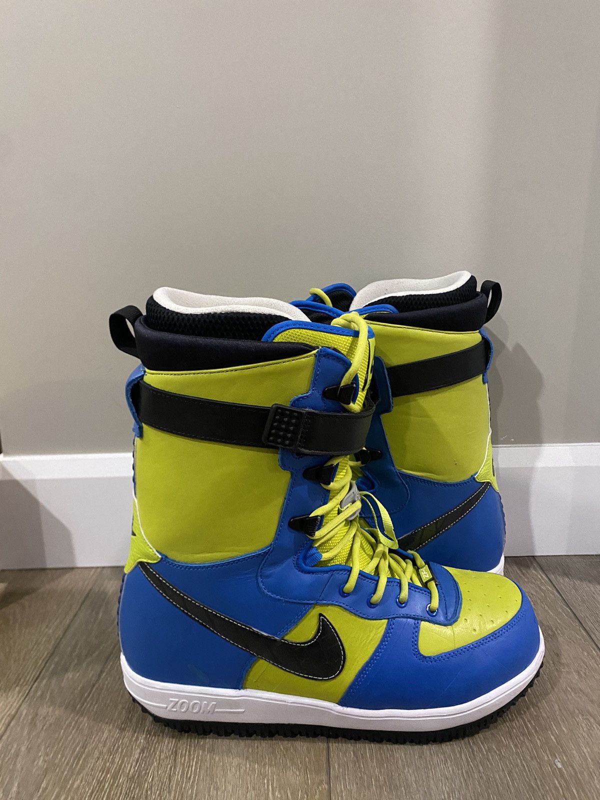 Nike zoom force 1 shops snowboard boots