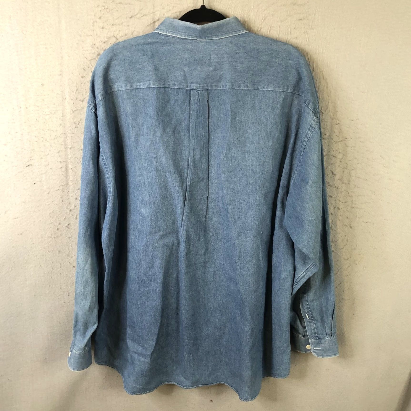 Izod VINTAGE IZOD Denim Shirt Mens XL Blue Button-Down Long Sleeve Pocket Casual Chambray Shirt Mens Size US XL / EU 56 / 4 - 2 Thumbnail