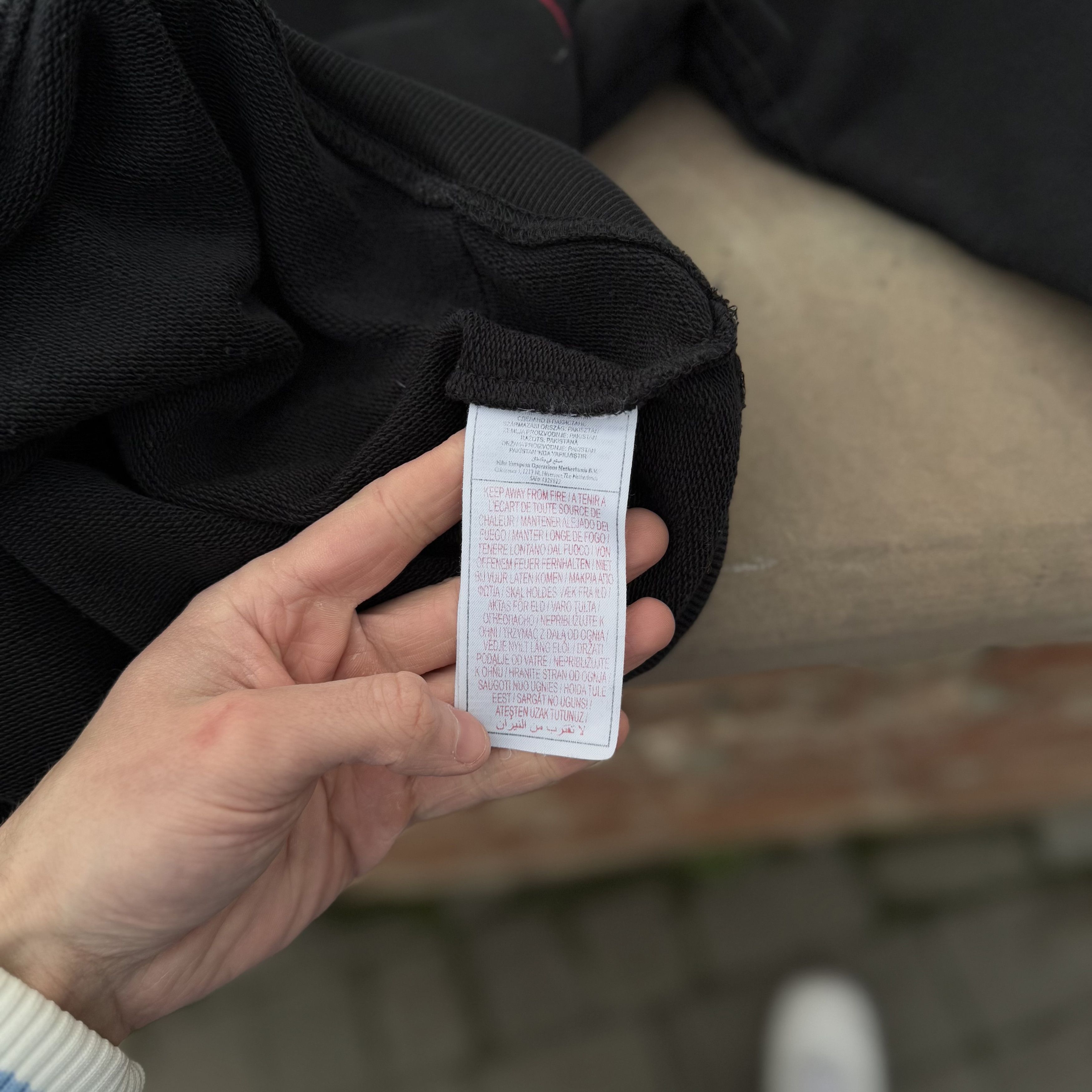 Nike Nike Vintage Hoodie Big Logo Japanese Y2K Avant Garde Hype Size US L / EU 52-54 / 3 - 5 Thumbnail