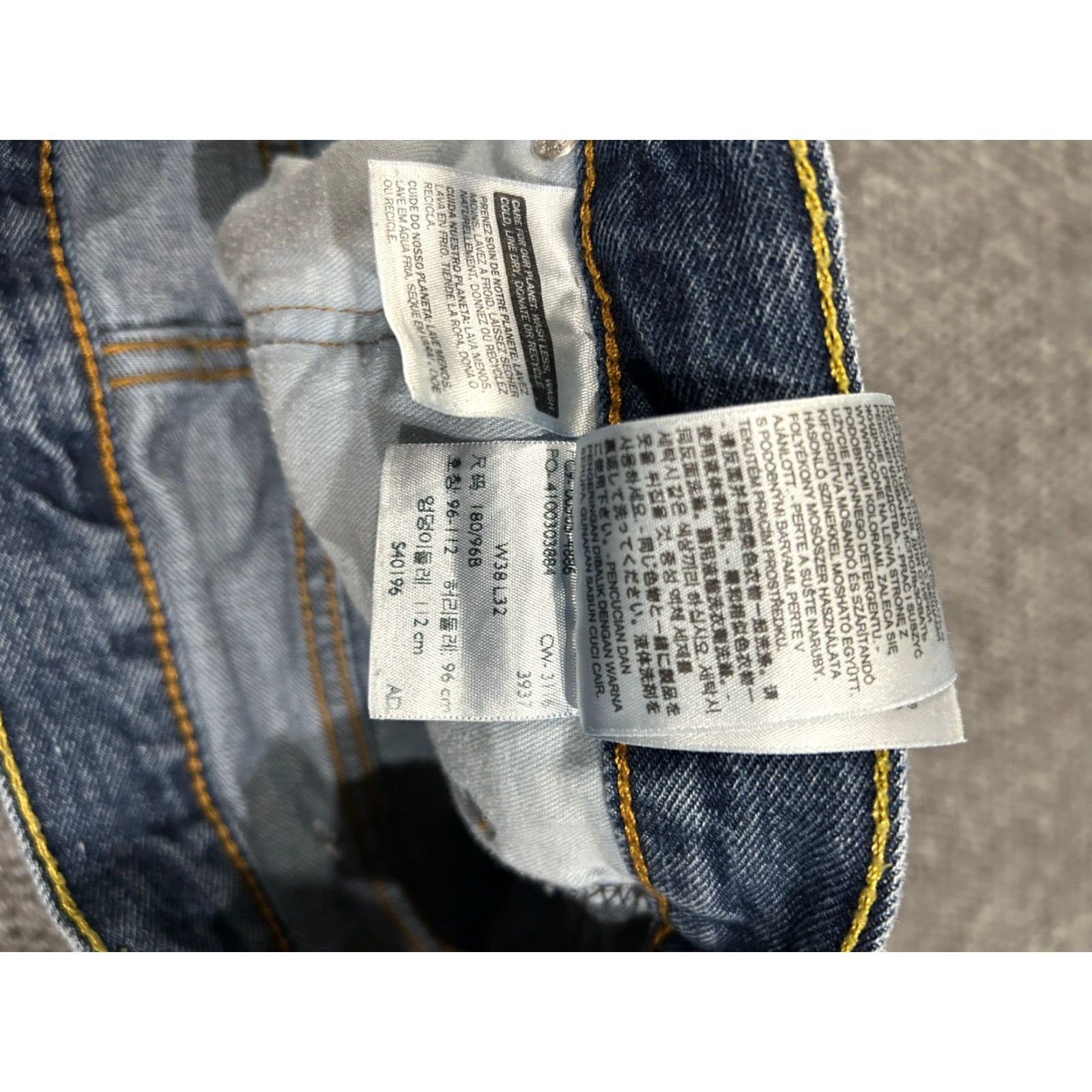 Levi's Levi's 505 Jeans Mens 38x32 Blue Medium Wash Denim Stretch Regular Straight Pocket Zipper Vintage: No 90s Cowboy 5-Pocket Mens Jeans Size US 38 / EU 54 - 5 Thumbnail