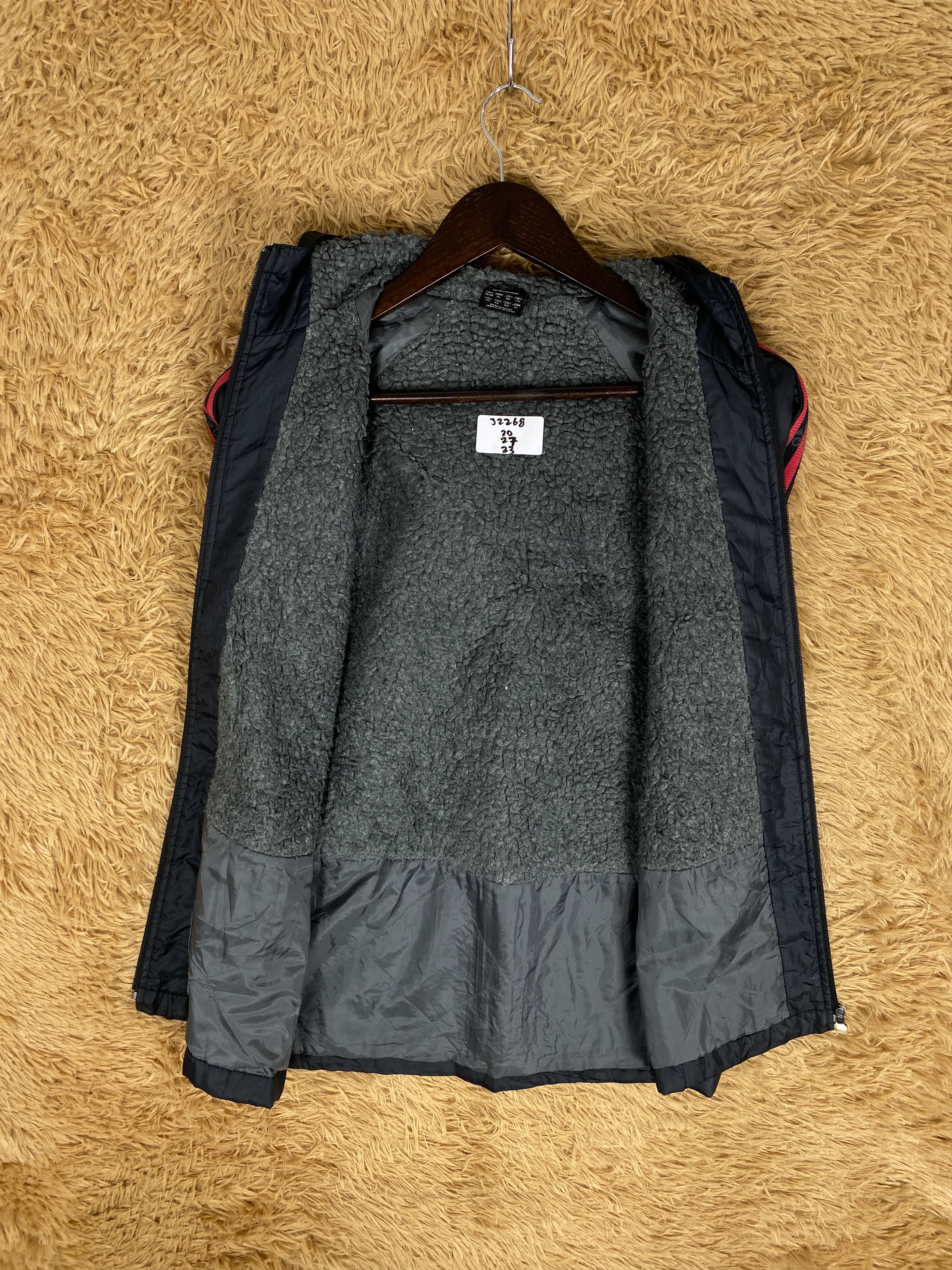Adidas Vintage Adidas Red Stripes Hoodie Sherpa Lining Jacket J2268 Size US S / EU 44-46 / 1 - 8 Thumbnail