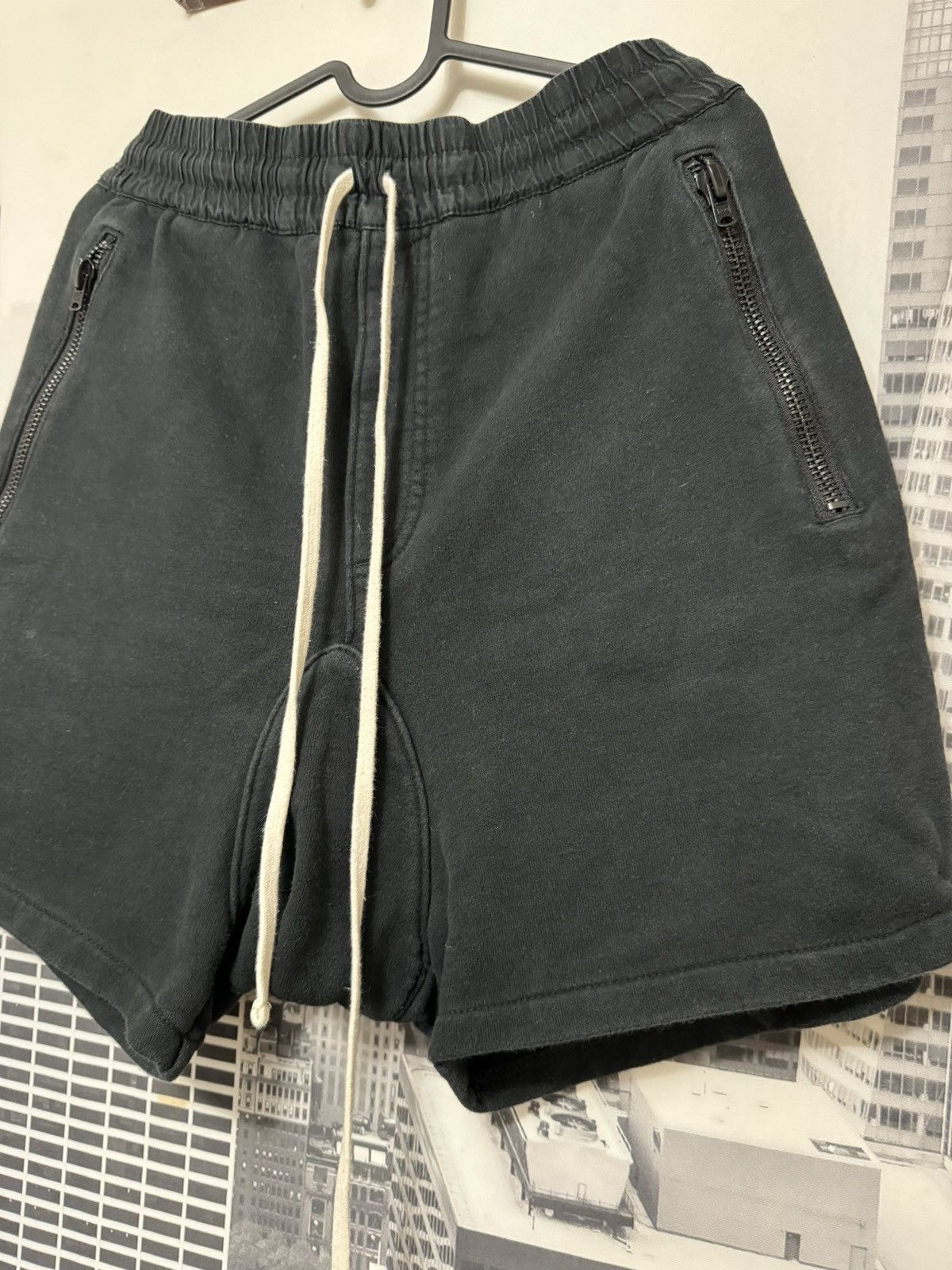 Fear of God FOG Fear of God Essentials Drawstring OG Shorts SZ S Black🔥 Size US 32 / EU 48 - 2 Thumbnail