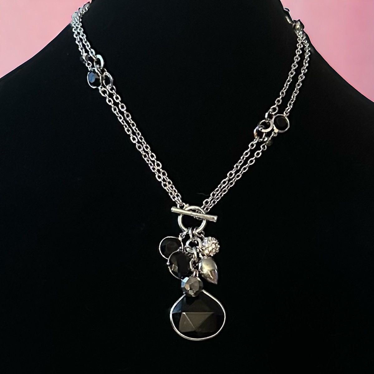 White House Black Market WHBM bezeled stone charm cluster necklace Size ONE SIZE - 1 Thumbnail