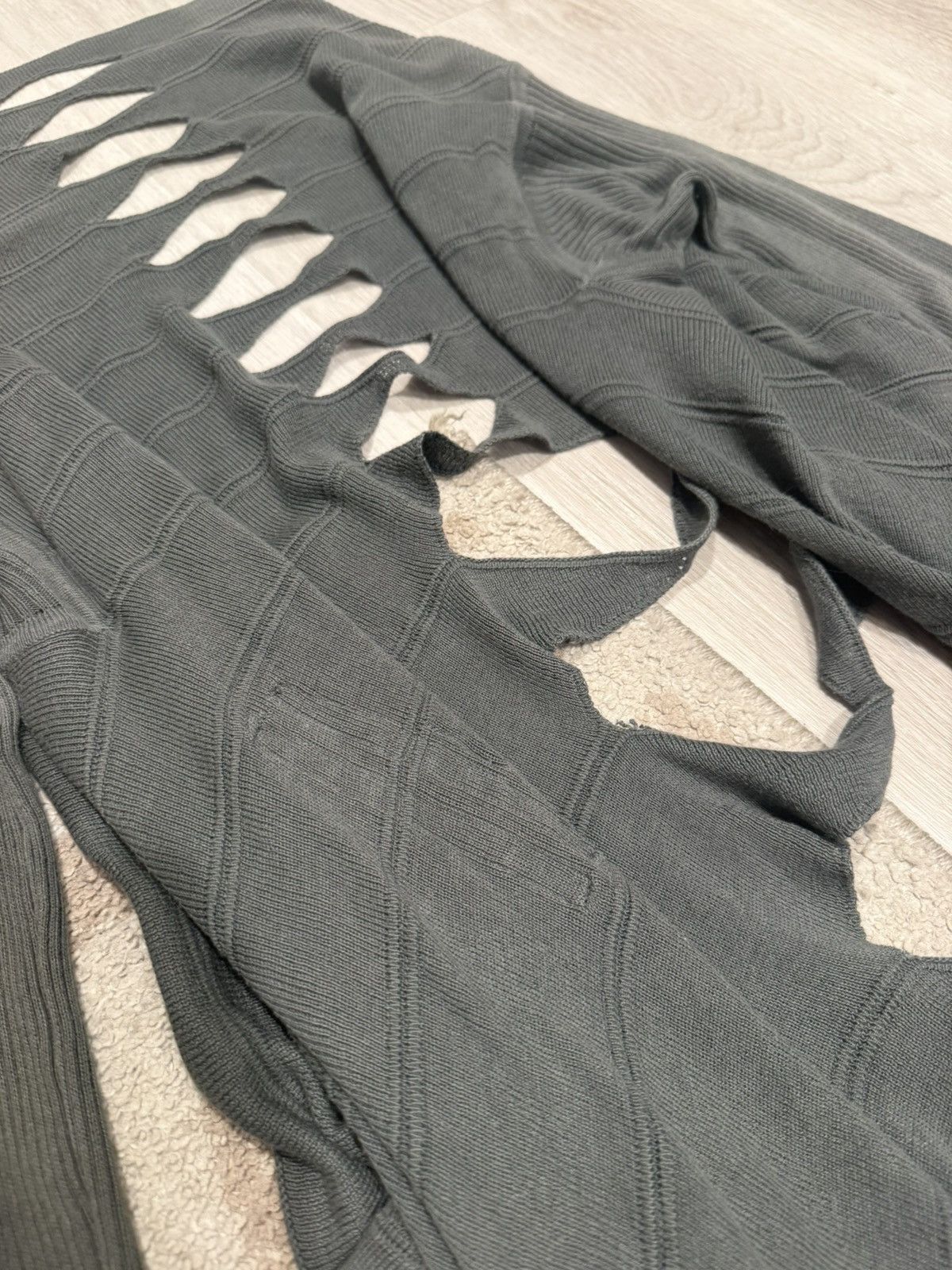 Rick Owens s/s 2010 release slit cardigan!! Size US S / EU 44-46 / 1 - 4 Thumbnail