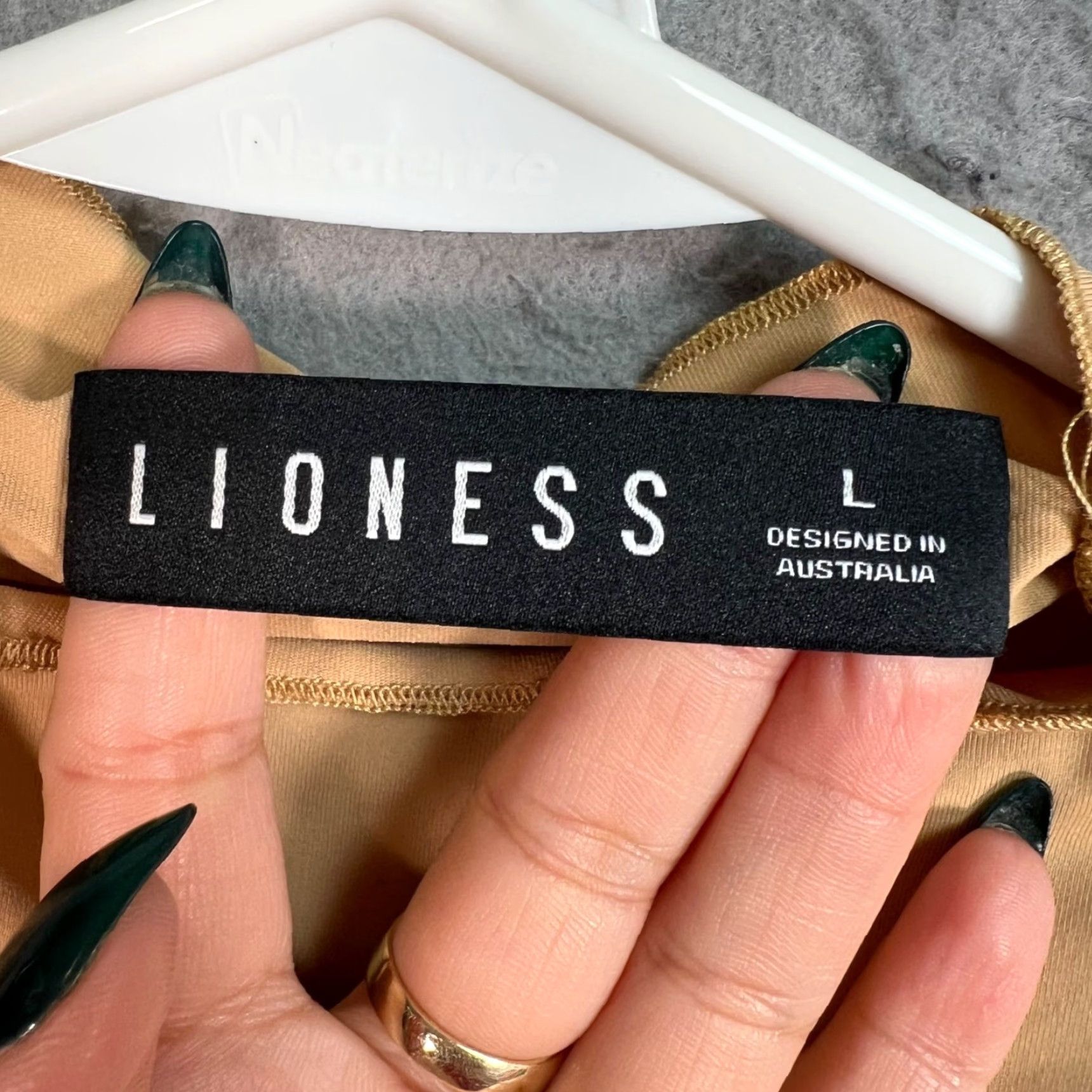 Lioness Lioness Womens Top Sleeveless Ruched Tan Adjustable Side Ties L Beige Adult Large Shirt Summer Womens) Size L / US 10 / IT 46 - 3 Thumbnail