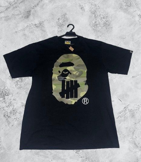 Bape A Bathing Ape x Undefeated Size US XL / EU 56 / 4 - 1 Thumbnail