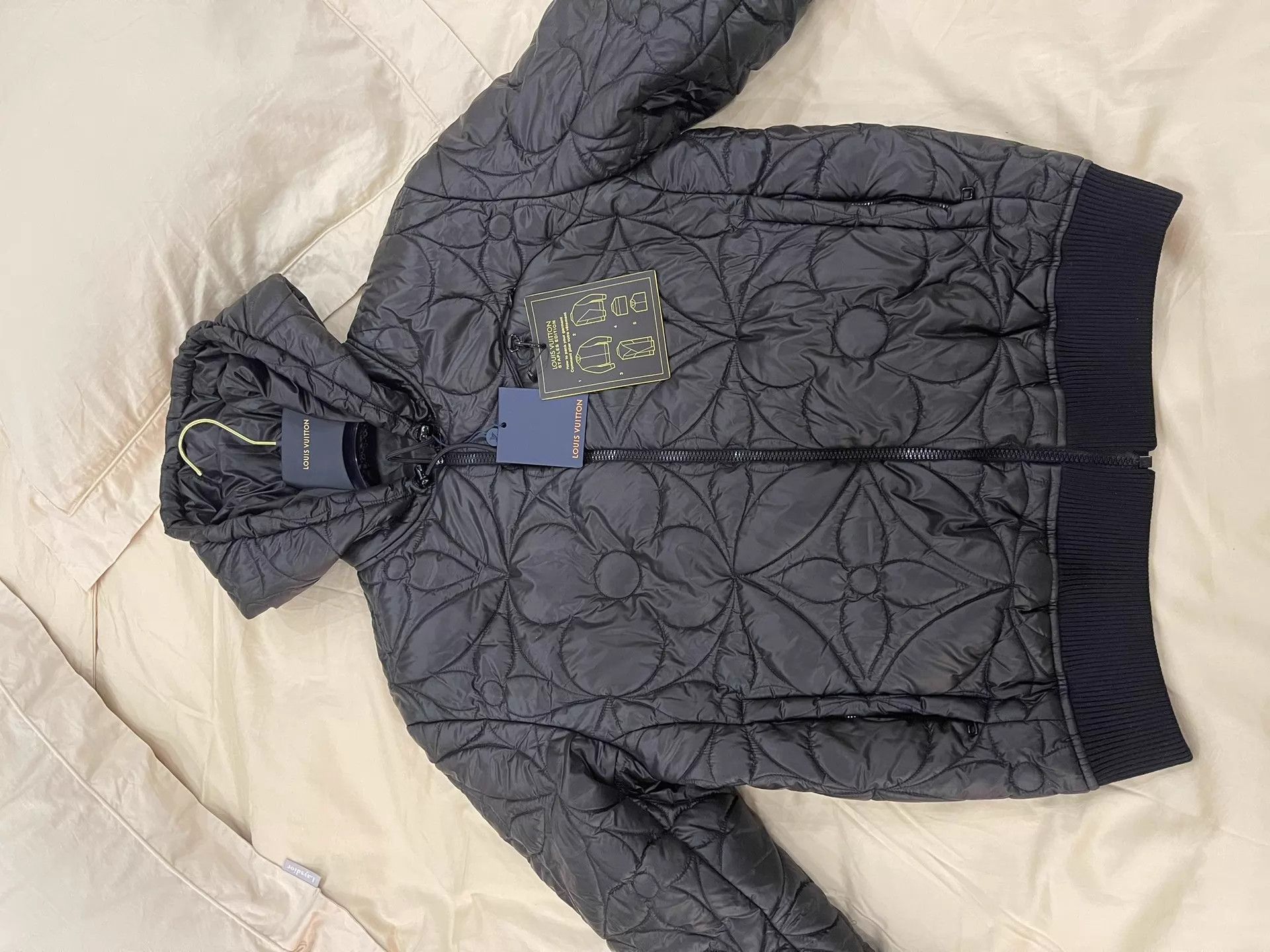 Louis Vuitton LV Full Logo Embroidered Puffer Jacket Size 48 New Size US M / EU 48-50 / 2 - 1 Thumbnail