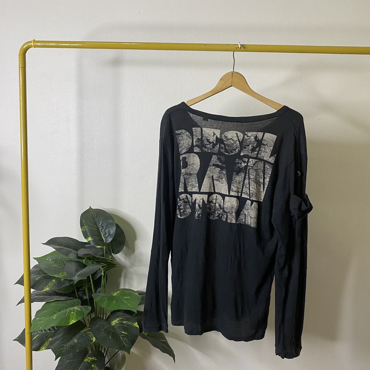 Diesel Black Gold Y2K Diesel Rain Storm Streetwear LS Tee Size US L / EU 52-54 / 3 - 1 Thumbnail