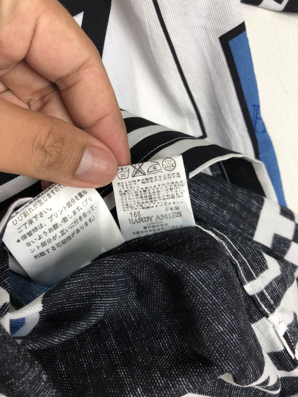 Hardy Amies Deadstock🔥Hardy Amies London Alloverprint Button Ups Shirt Size US L / EU 52-54 / 3 - 12 Thumbnail