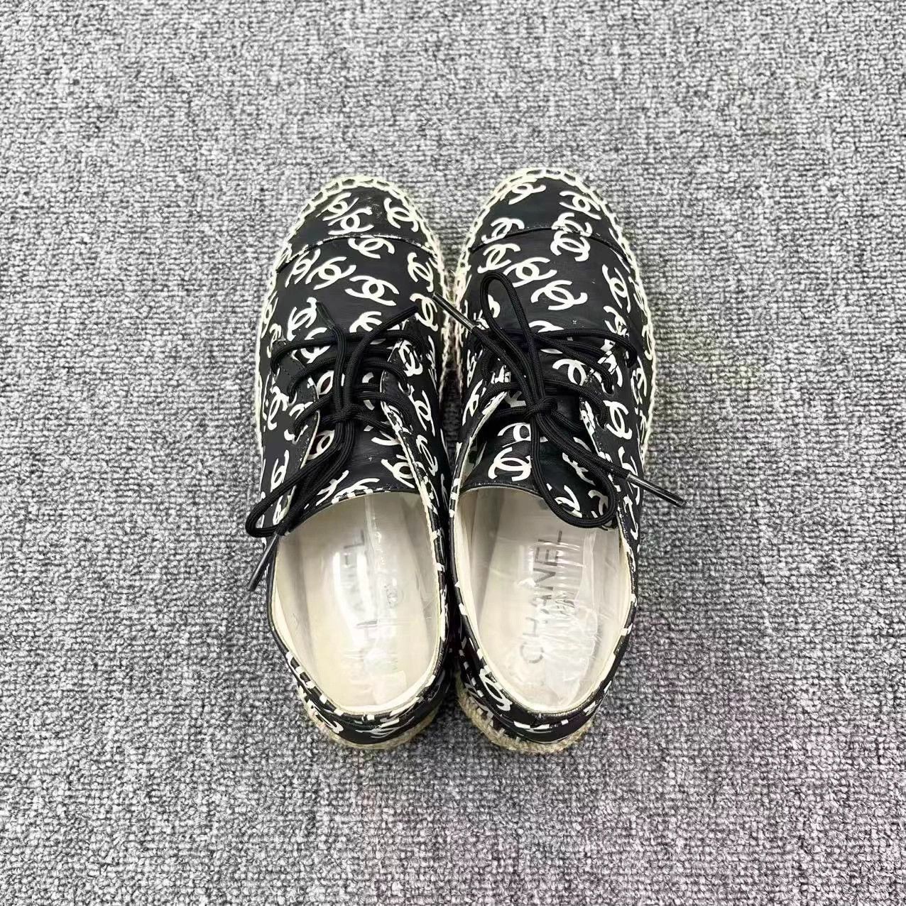 Chanel Chanel Black & White CC Print Lambskin Straw Fisherman Shoes Size US 6 / IT 36 - 3 Thumbnail