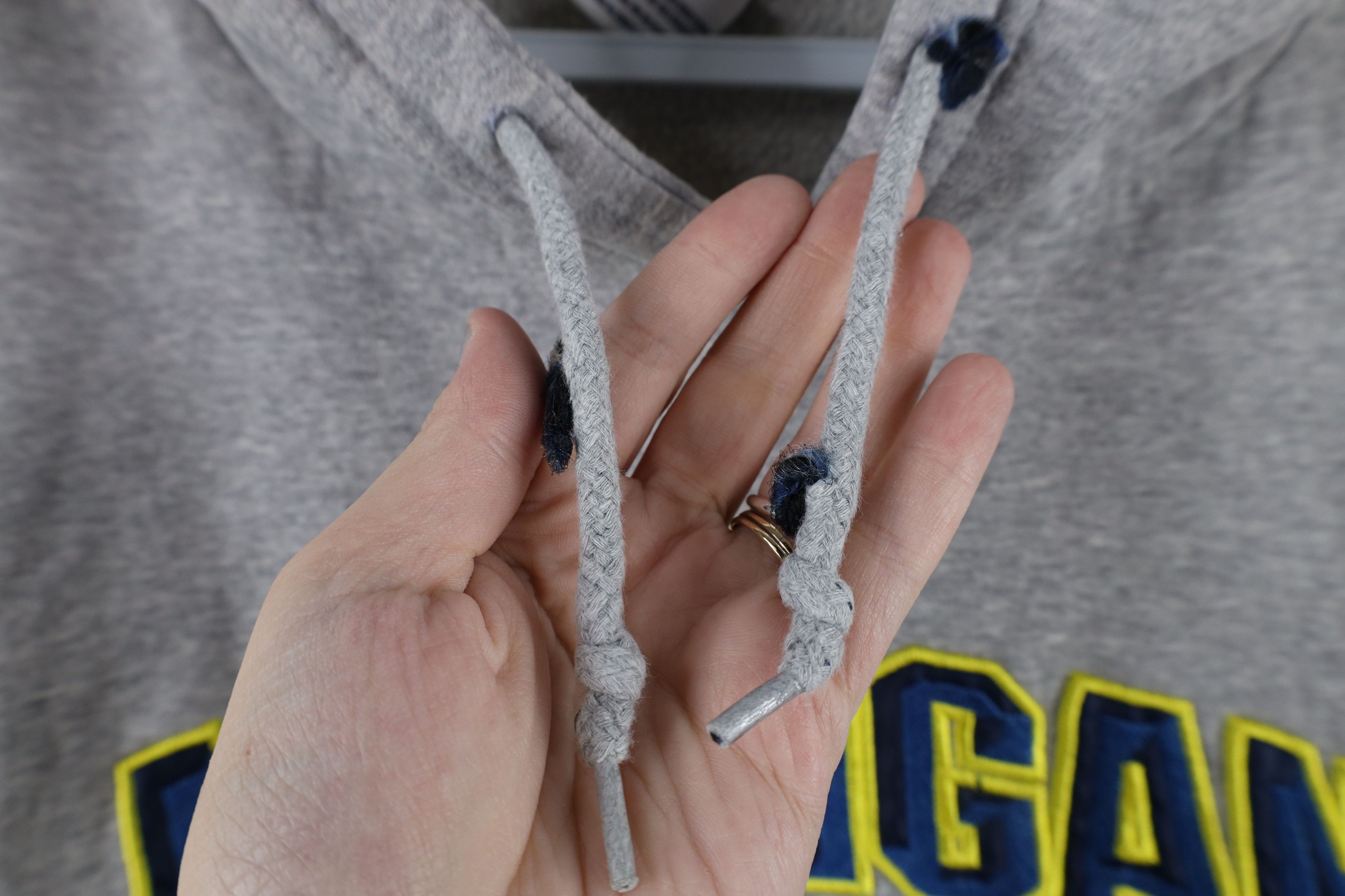 Vintage Vintage 90s University of Michigan Hoodie Sweatshirt Gray Size US XL / EU 56 / 4 - 5 Thumbnail