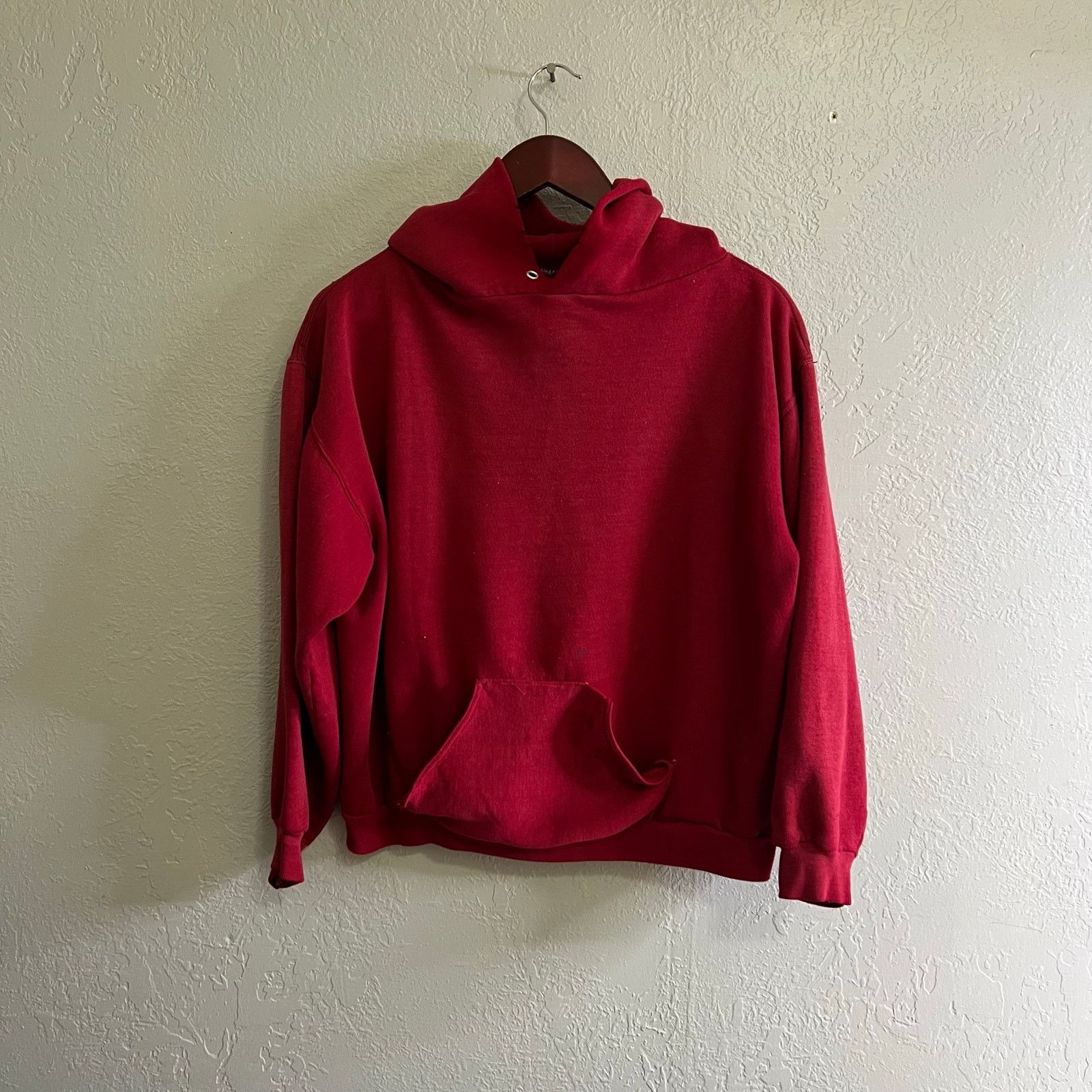 Russell Athletic Vintage 1970s Russell Athletic Hoodie Red USA Distressed L Size US L / EU 52-54 / 3 - 1 Thumbnail