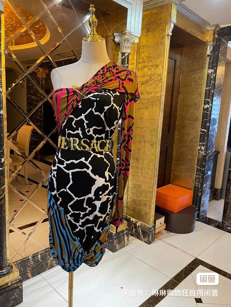 Versace Versace Asymmetrical slanted shoulder dress Size M / US 6-8 / IT 42-44 - 5 Thumbnail