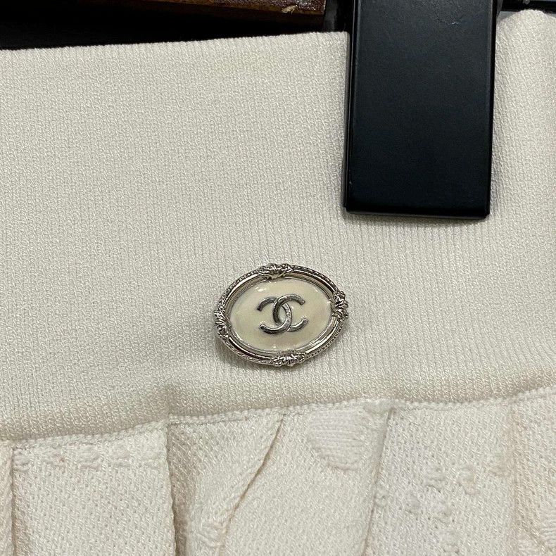 Chanel ChanelCamellia full-print skirt 2503-Nextarrow Size 24" / US 00 / IT 34 - 5 Thumbnail