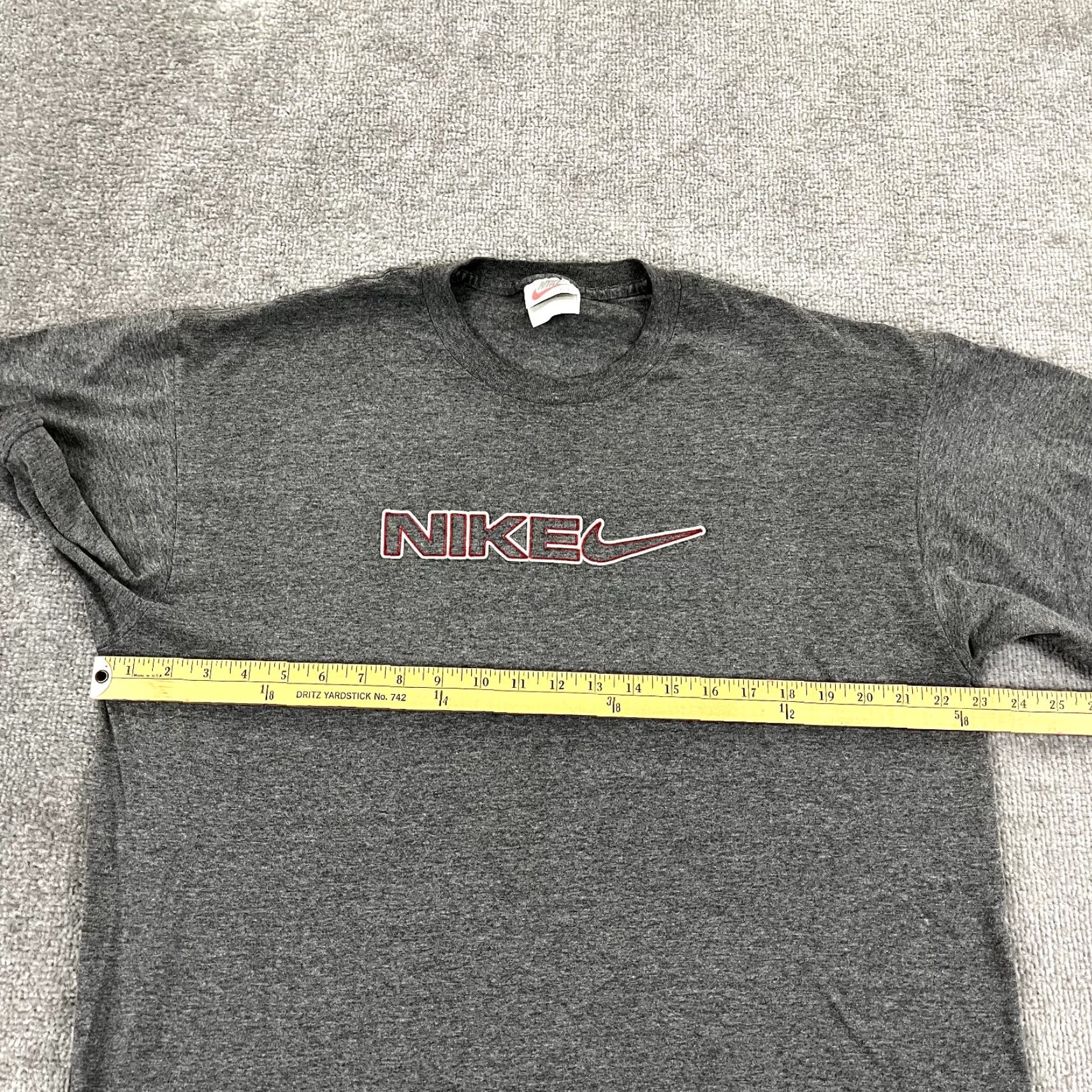 Nike VINTAGE Nike Shirt Men Large Gray Swoosh Center Check Graphic Y2K Tee White Tag USA Made Size US L / EU 52-54 / 3 - 6 Thumbnail